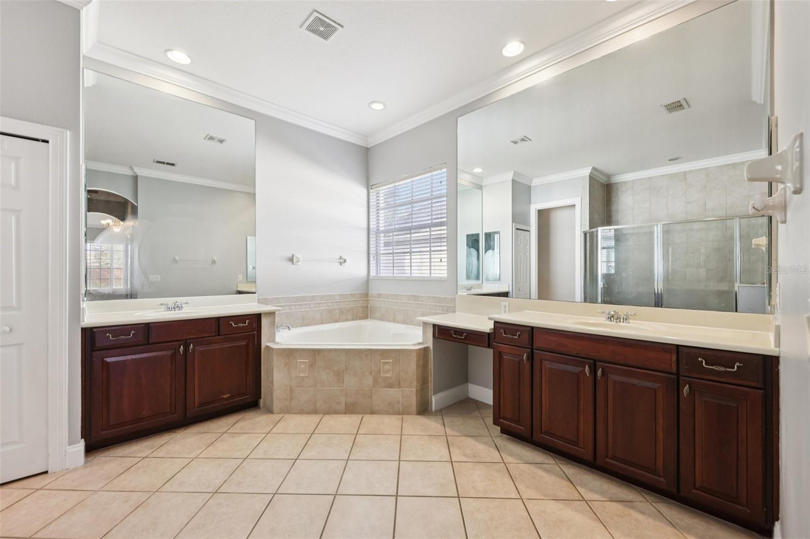 Image 23 of 54 For 11866 Camden Park Drive