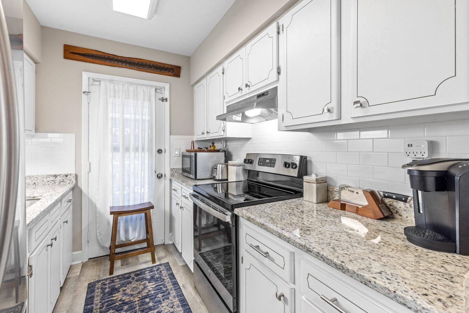 Image 3 of 24 For 1140 Orlando Avenue E13