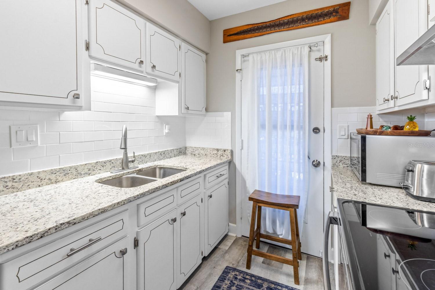 Image 4 of 24 For 1140 Orlando Avenue E13