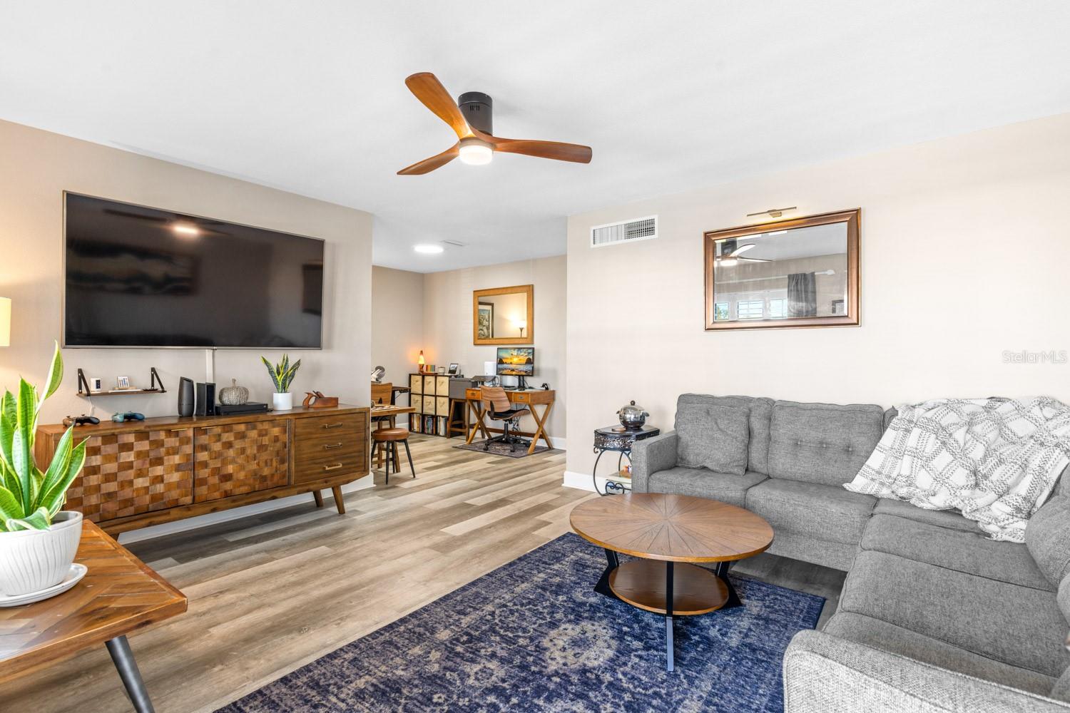 Image 7 of 24 For 1140 Orlando Avenue E13