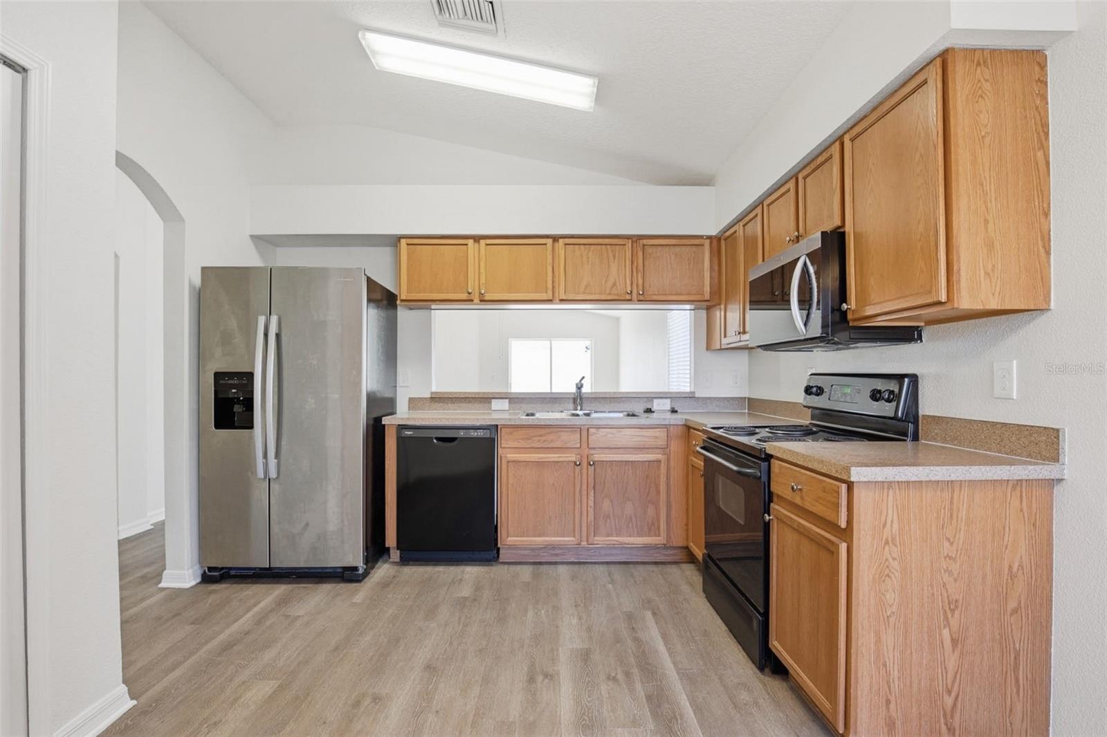 Image 11 of 34 For 532 Scarlet Maple Court