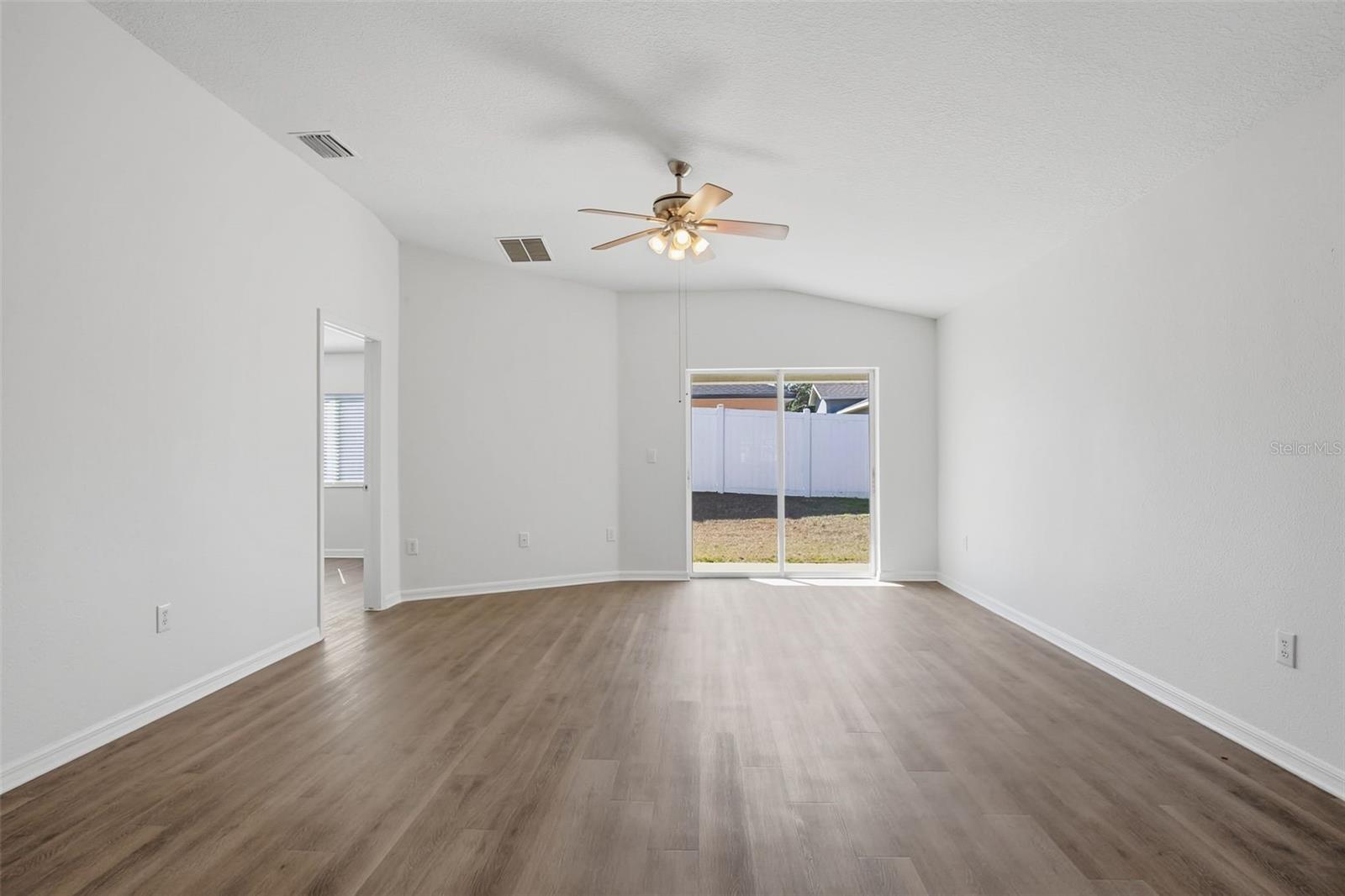 Image 15 of 34 For 532 Scarlet Maple Court