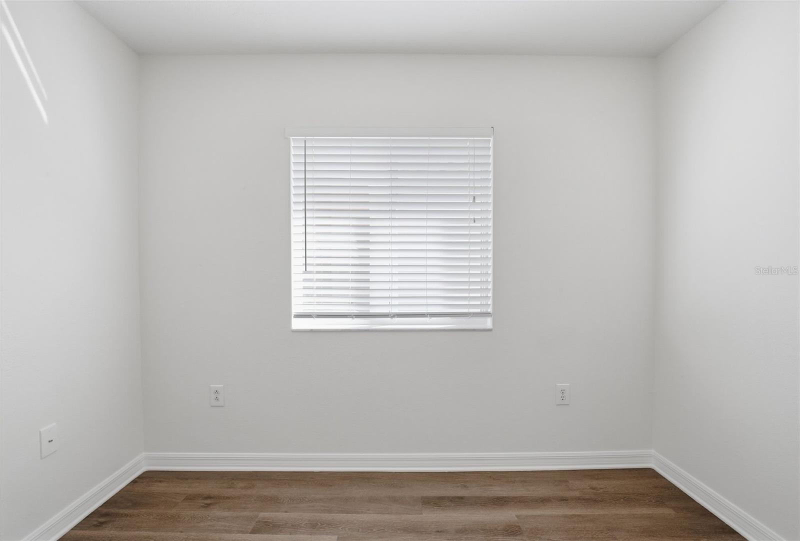 Image 22 of 34 For 532 Scarlet Maple Court