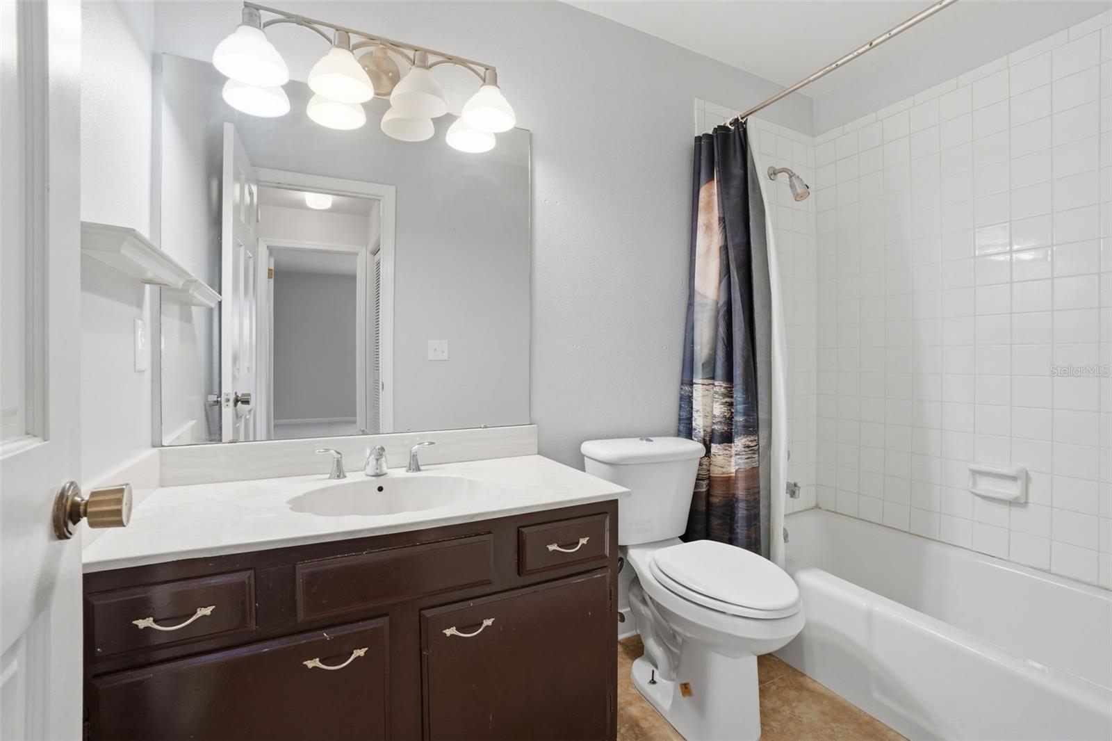 Image 18 of 34 For 1022 Villa Lane 11