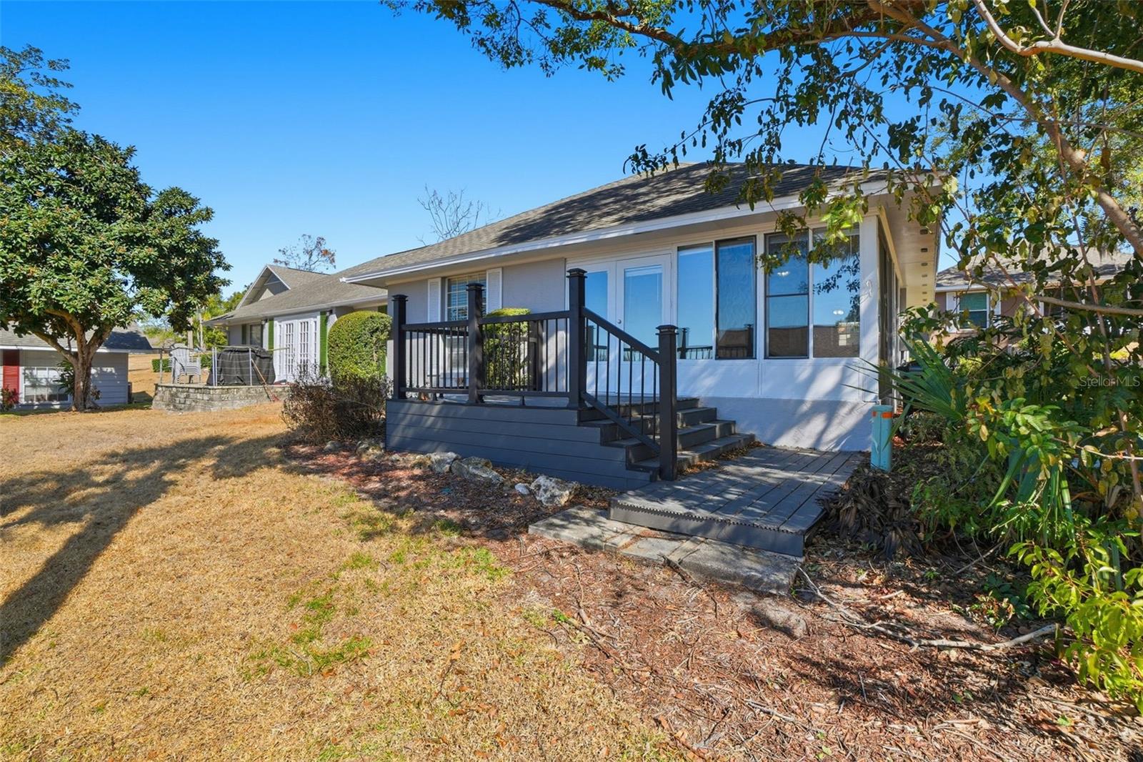 Image 23 of 34 For 1022 Villa Lane 11