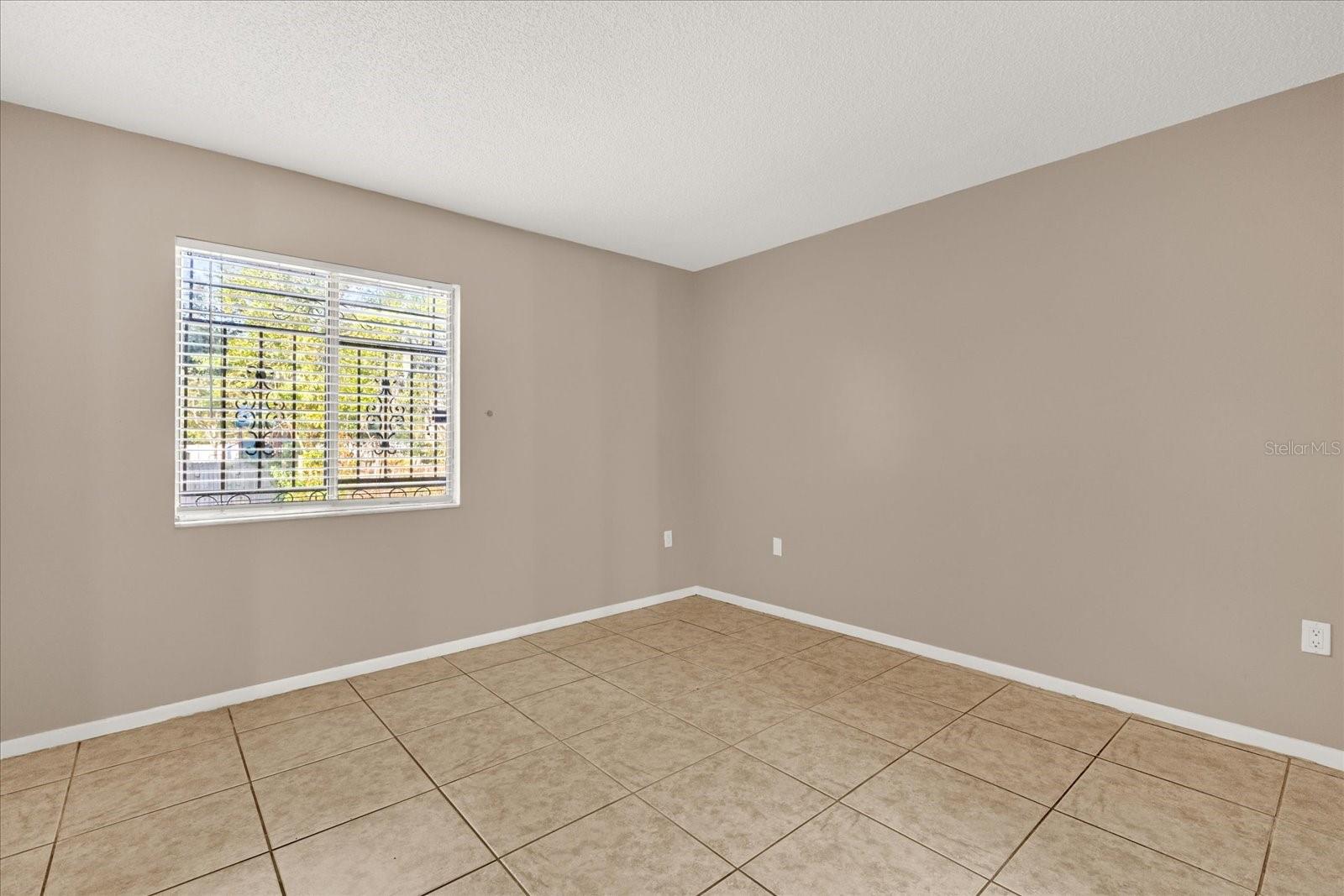 Image 16 of 37 For 9903 River Crest Court