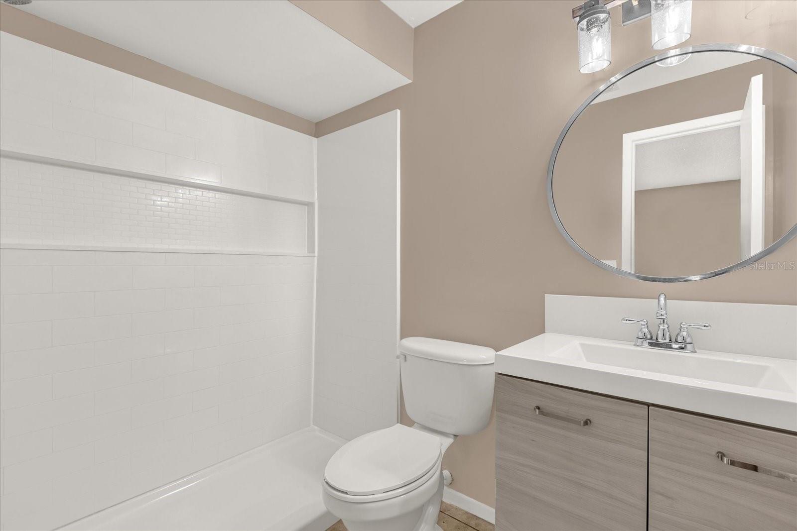 Image 19 of 37 For 9903 River Crest Court