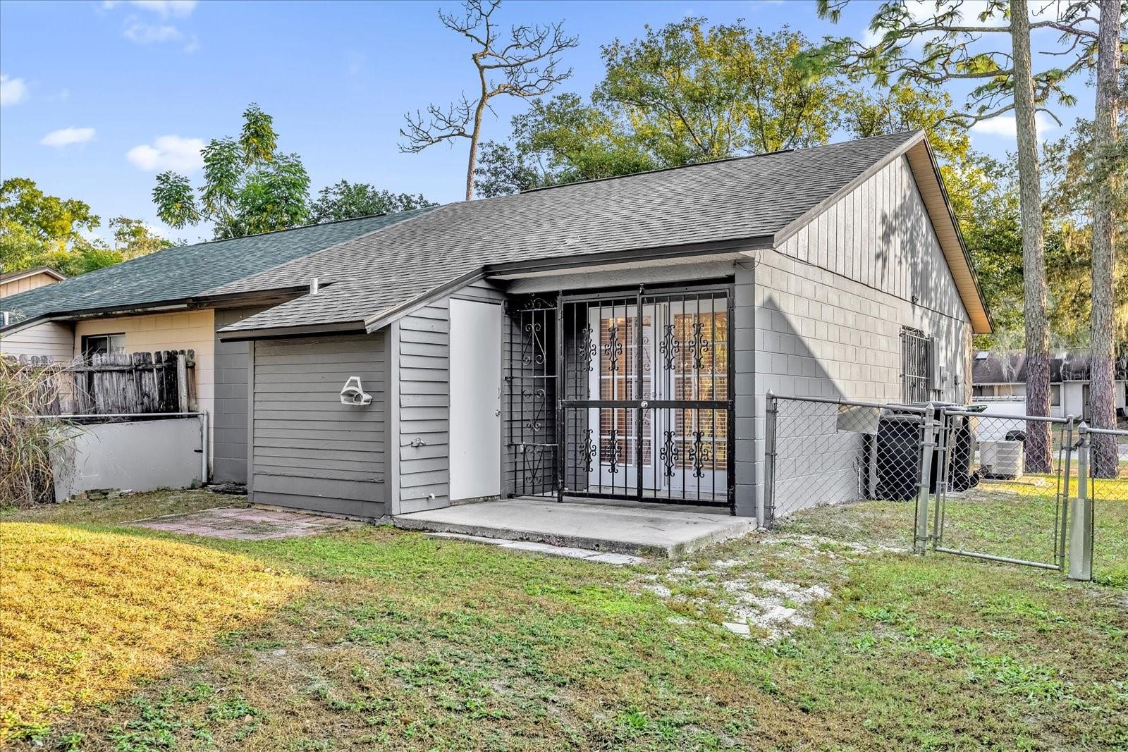 Image 22 of 37 For 9903 River Crest Court