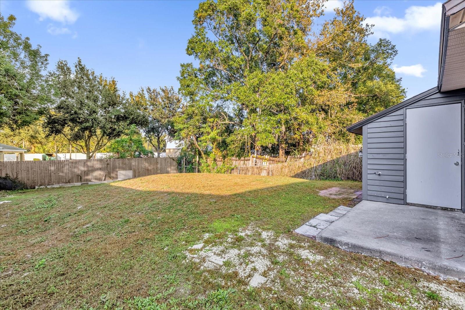 Image 23 of 37 For 9903 River Crest Court