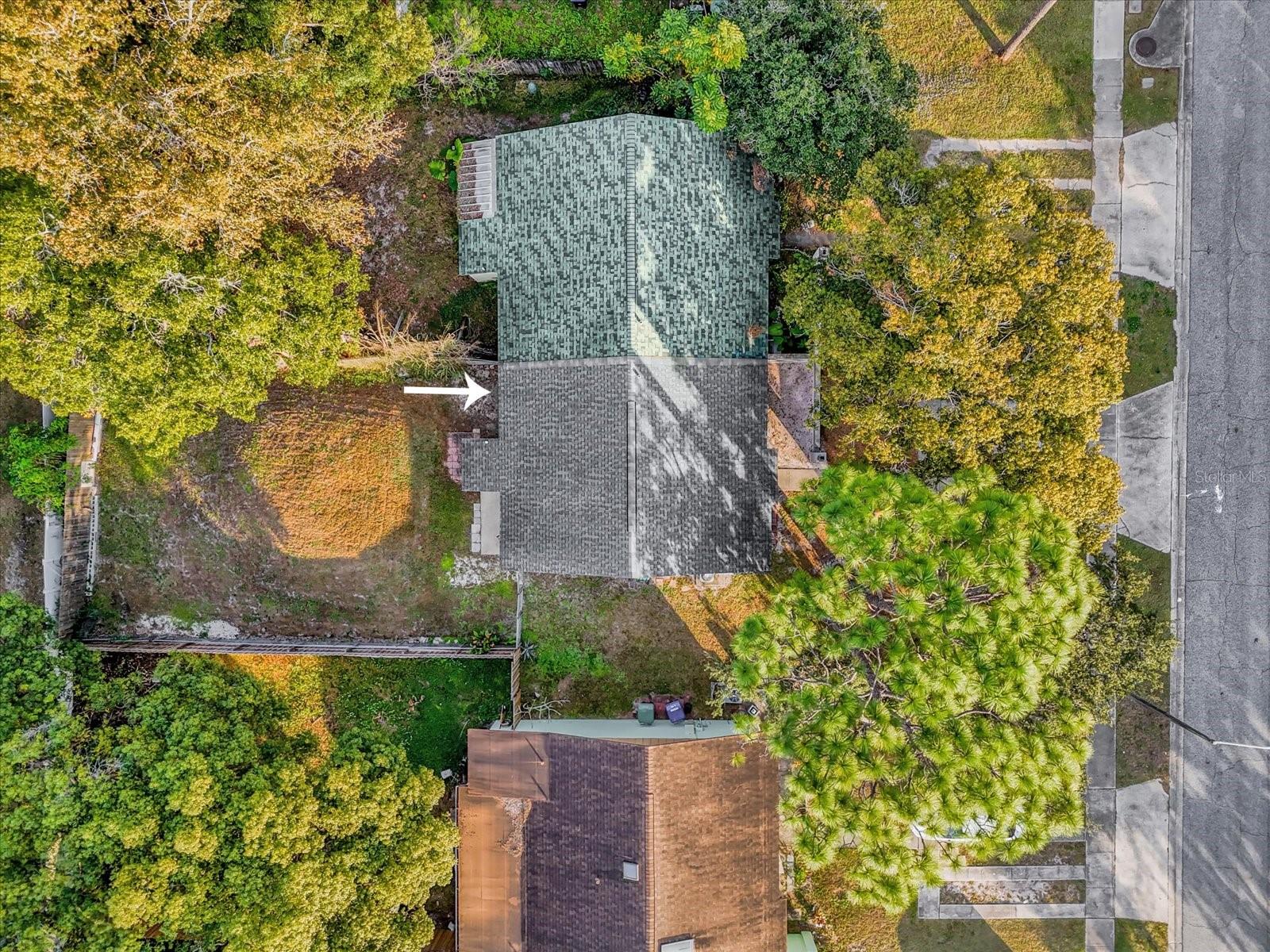 Image 24 of 37 For 9903 River Crest Court