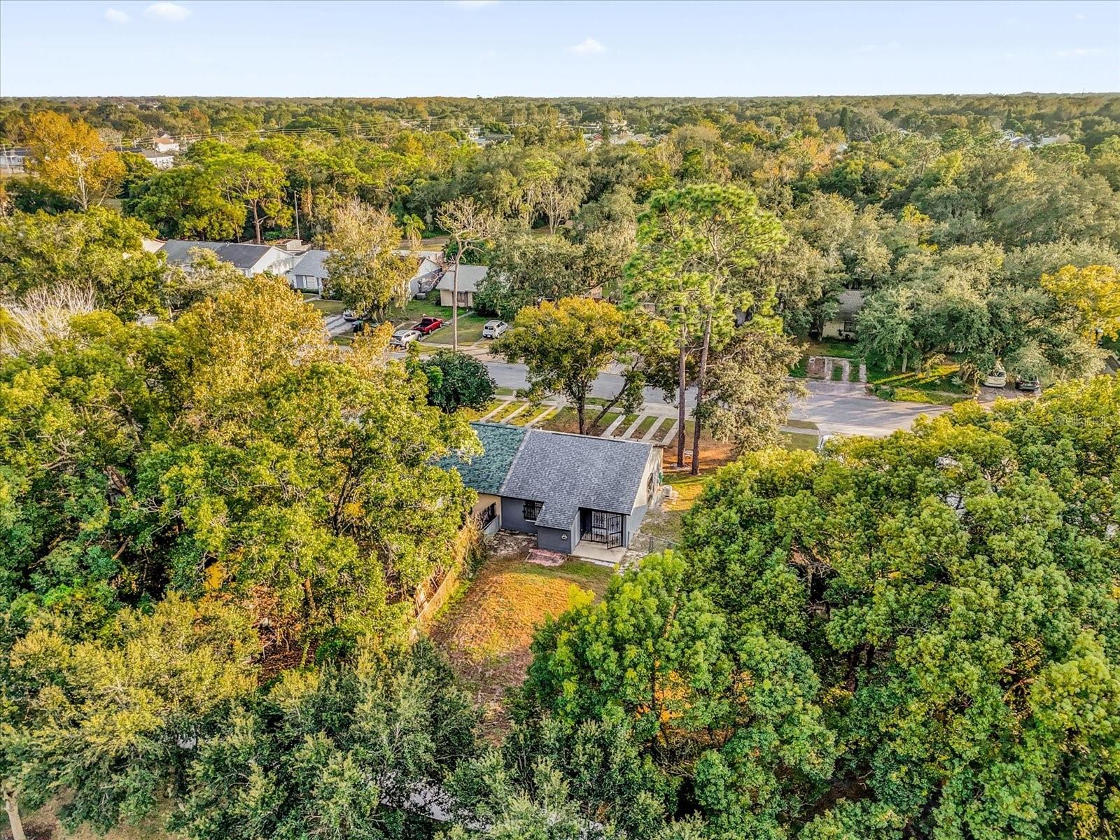 Image 25 of 37 For 9903 River Crest Court