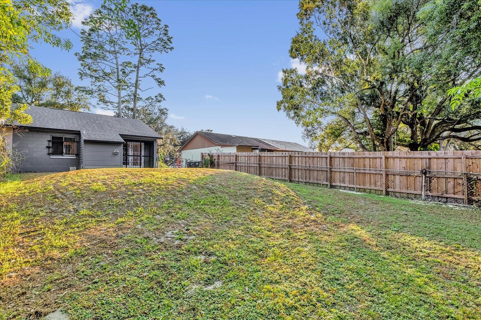 Image 27 of 37 For 9903 River Crest Court