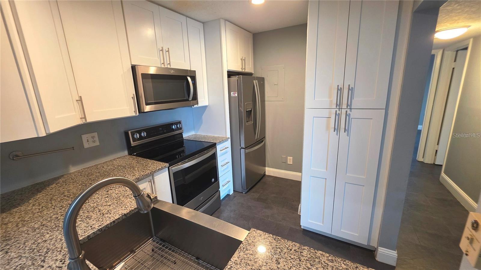 Image 13 of 28 For 8215 Sun Spring Circle 53