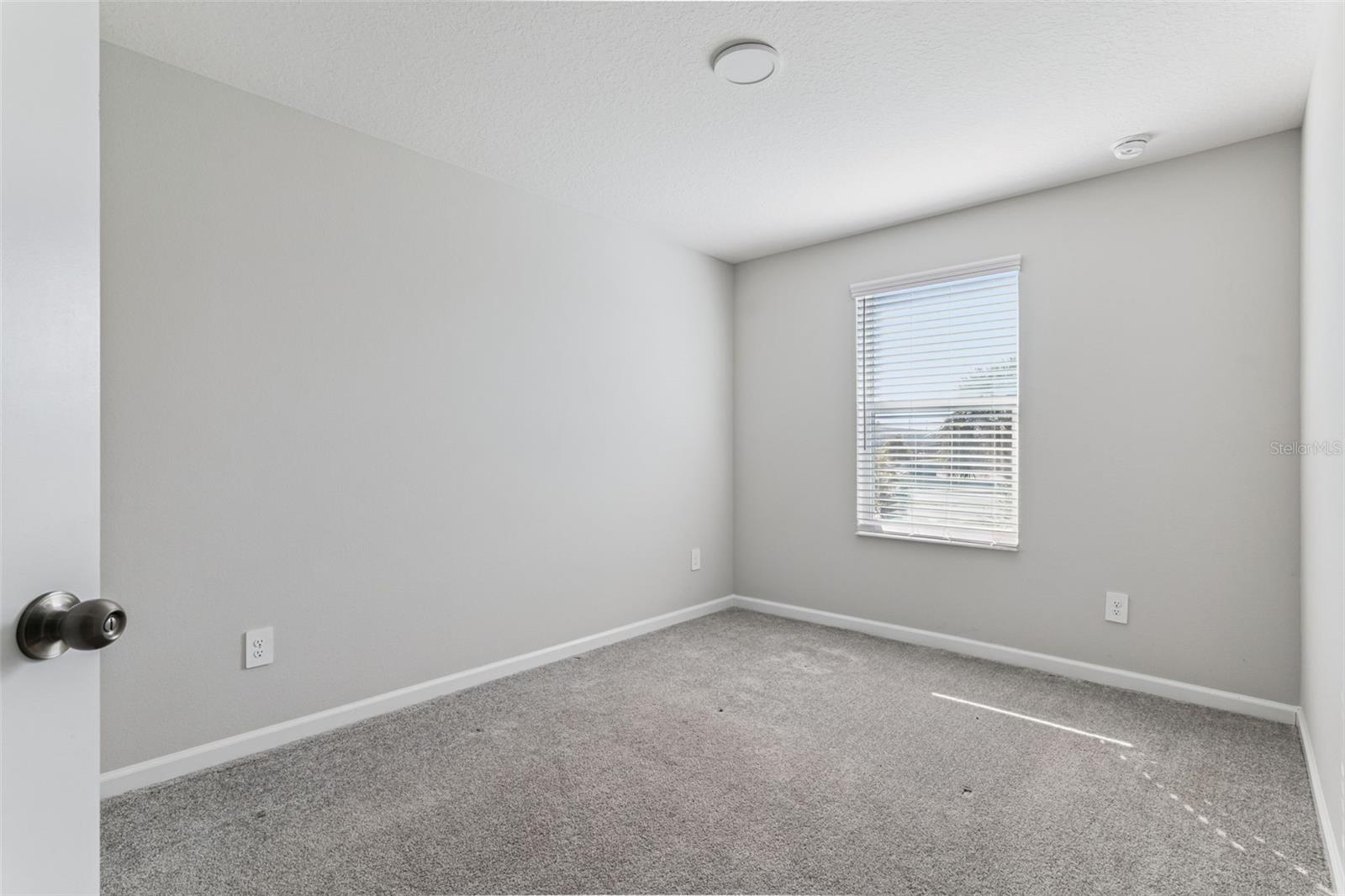 Image 10 of 20 For 141 Cape Honeysuckle Place