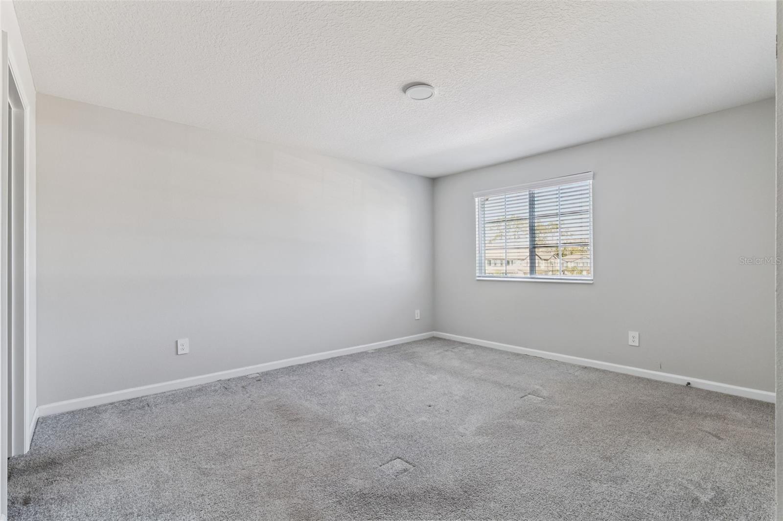 Image 13 of 20 For 141 Cape Honeysuckle Place