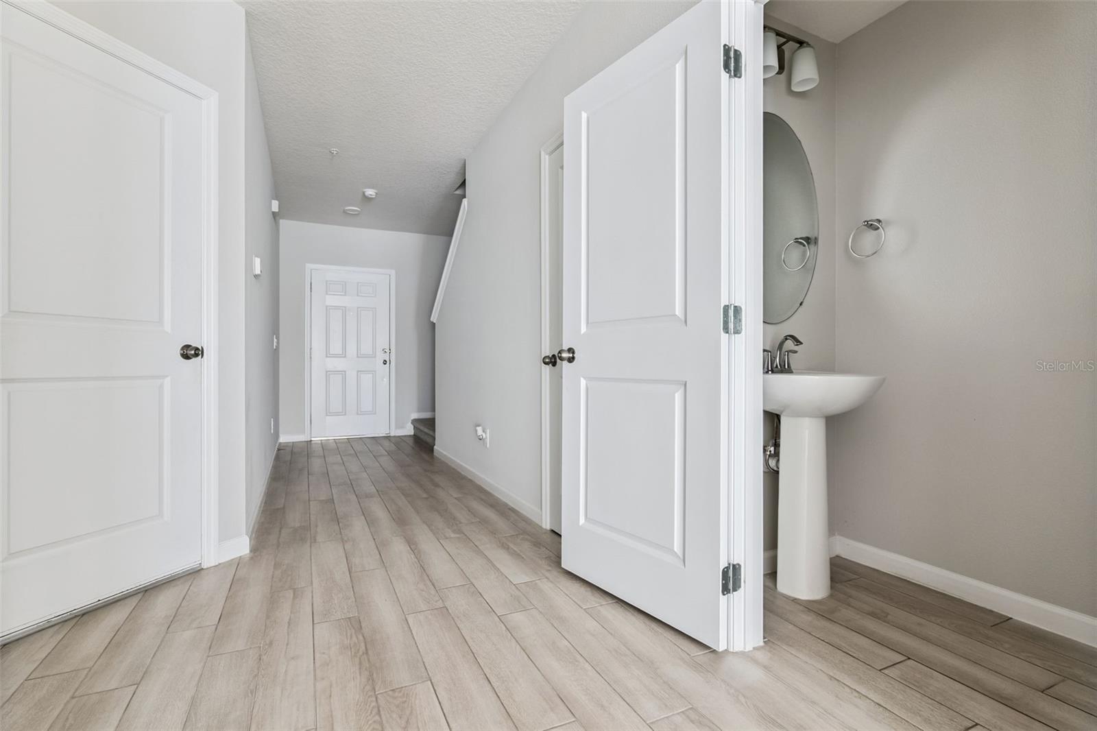 Image 14 of 20 For 141 Cape Honeysuckle Place