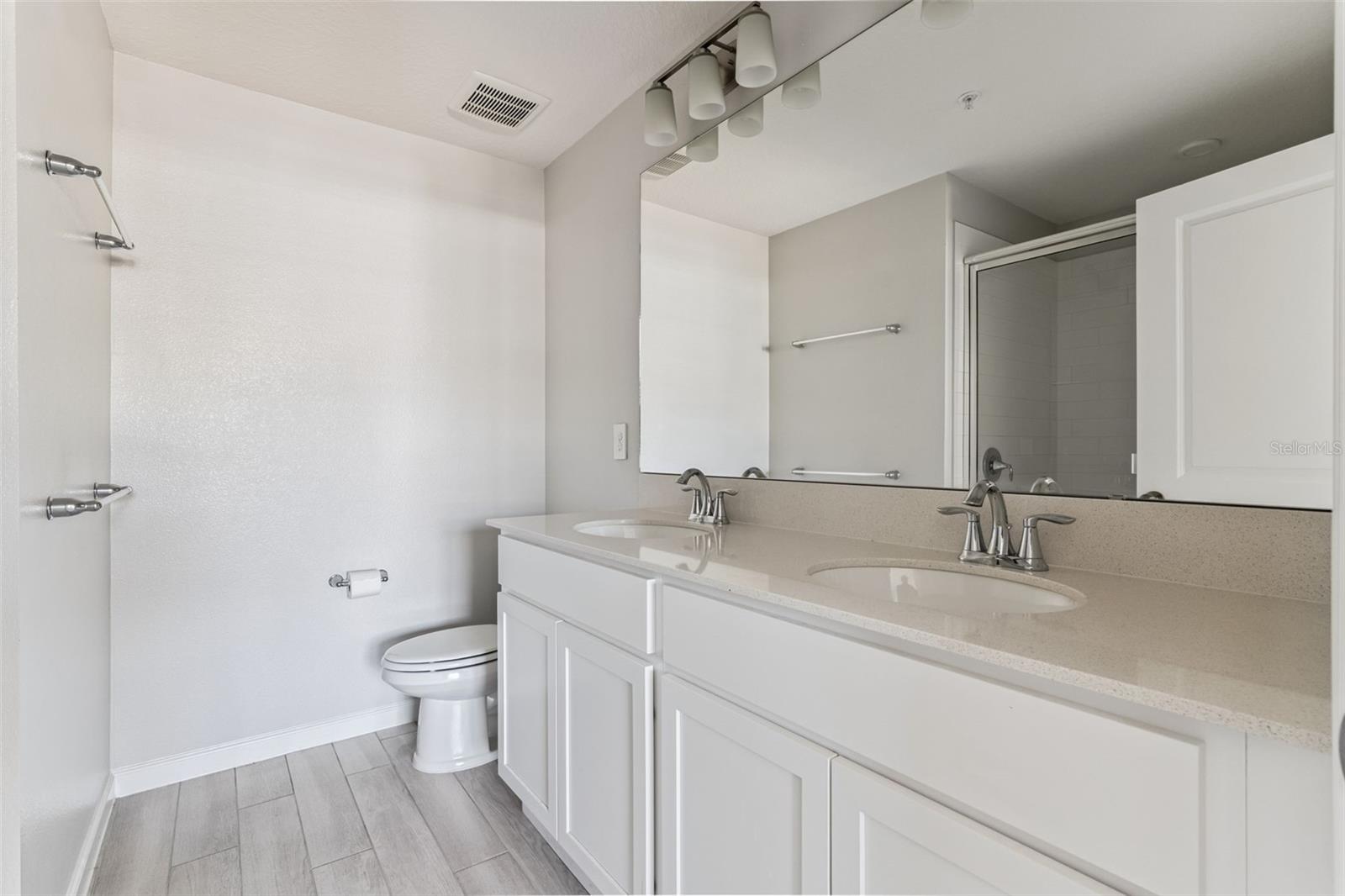 Image 16 of 20 For 141 Cape Honeysuckle Place