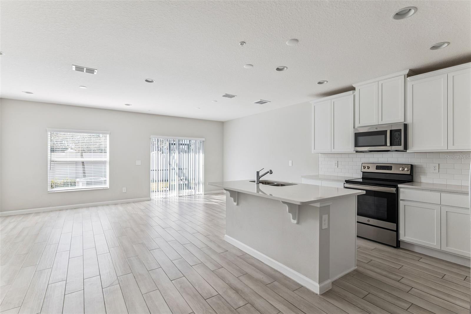 Image 5 of 20 For 141 Cape Honeysuckle Place