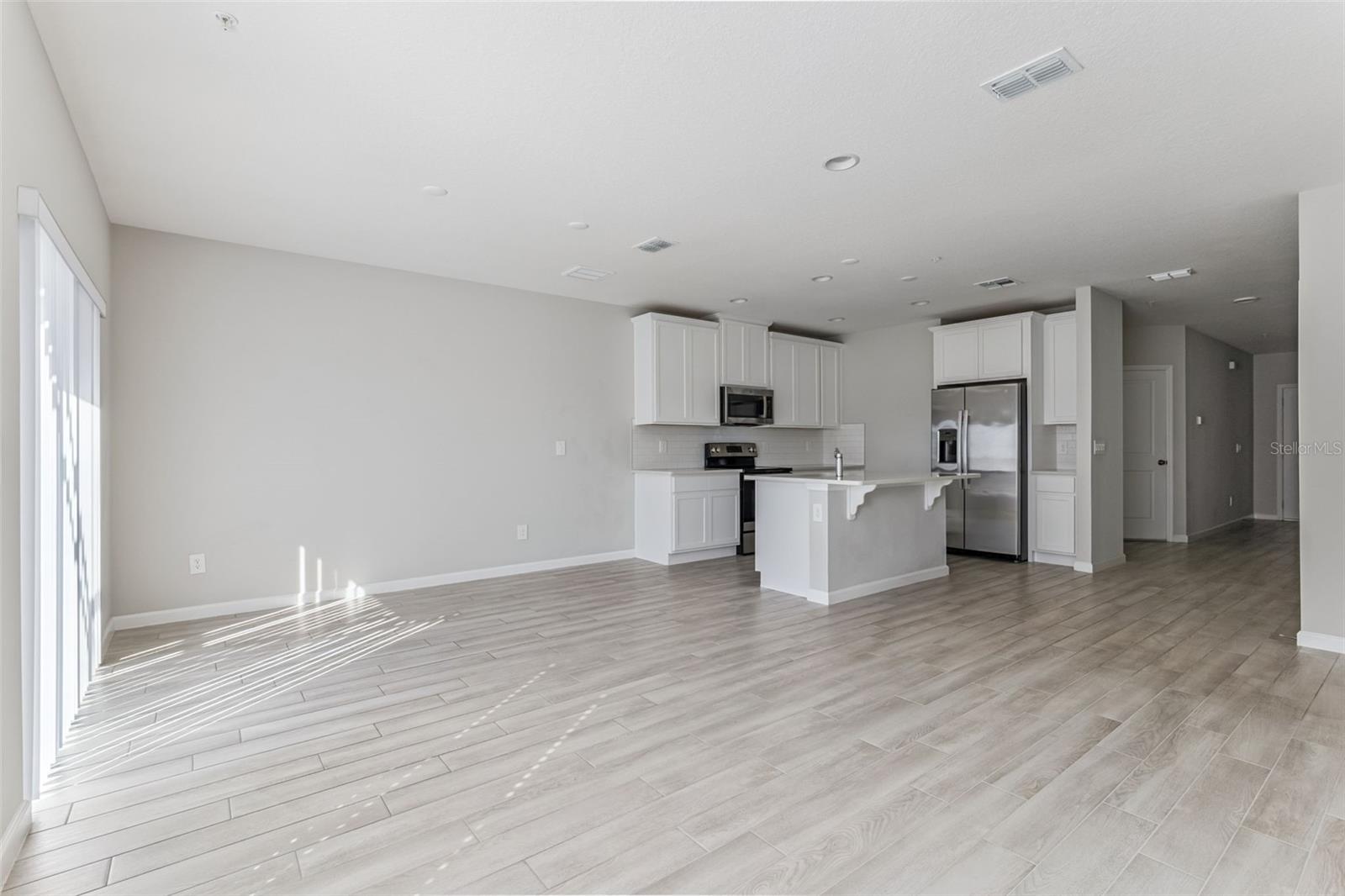 Image 6 of 20 For 141 Cape Honeysuckle Place