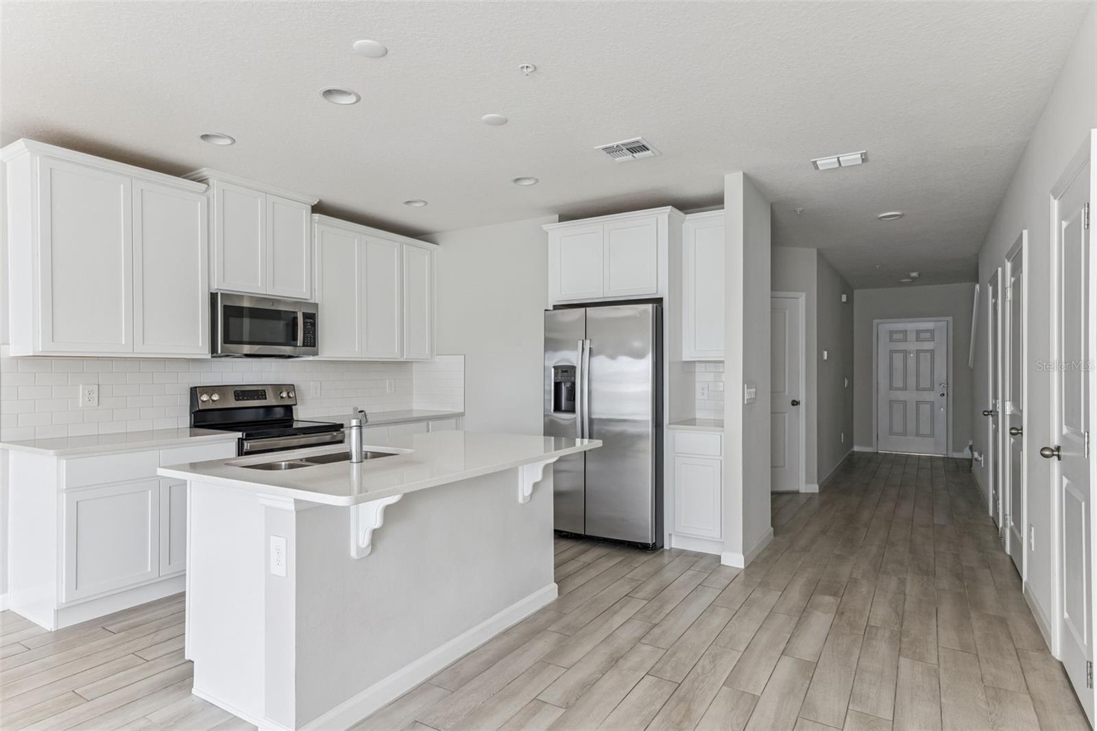 Image 7 of 20 For 141 Cape Honeysuckle Place