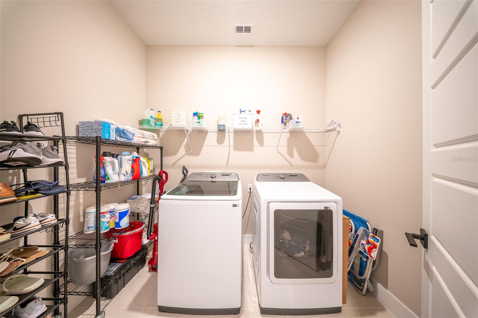 Listing photo id 23 for 16055 Silver Brook Way