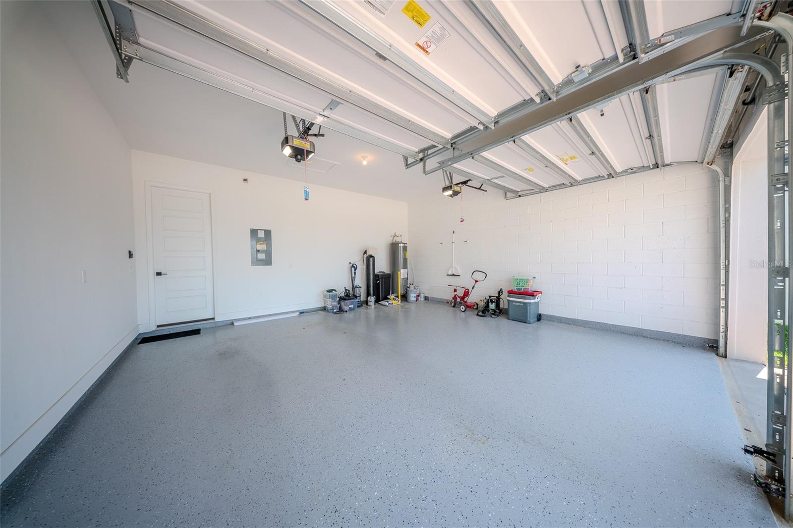 Listing photo id 24 for 16055 Silver Brook Way