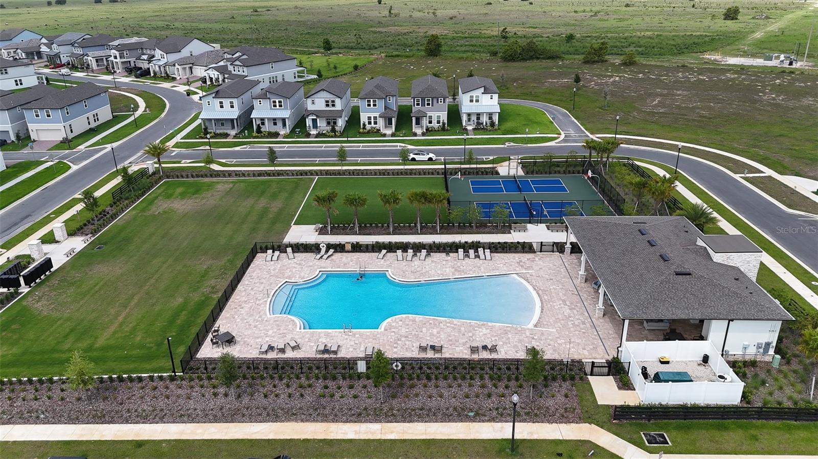 Listing photo id 26 for 16055 Silver Brook Way