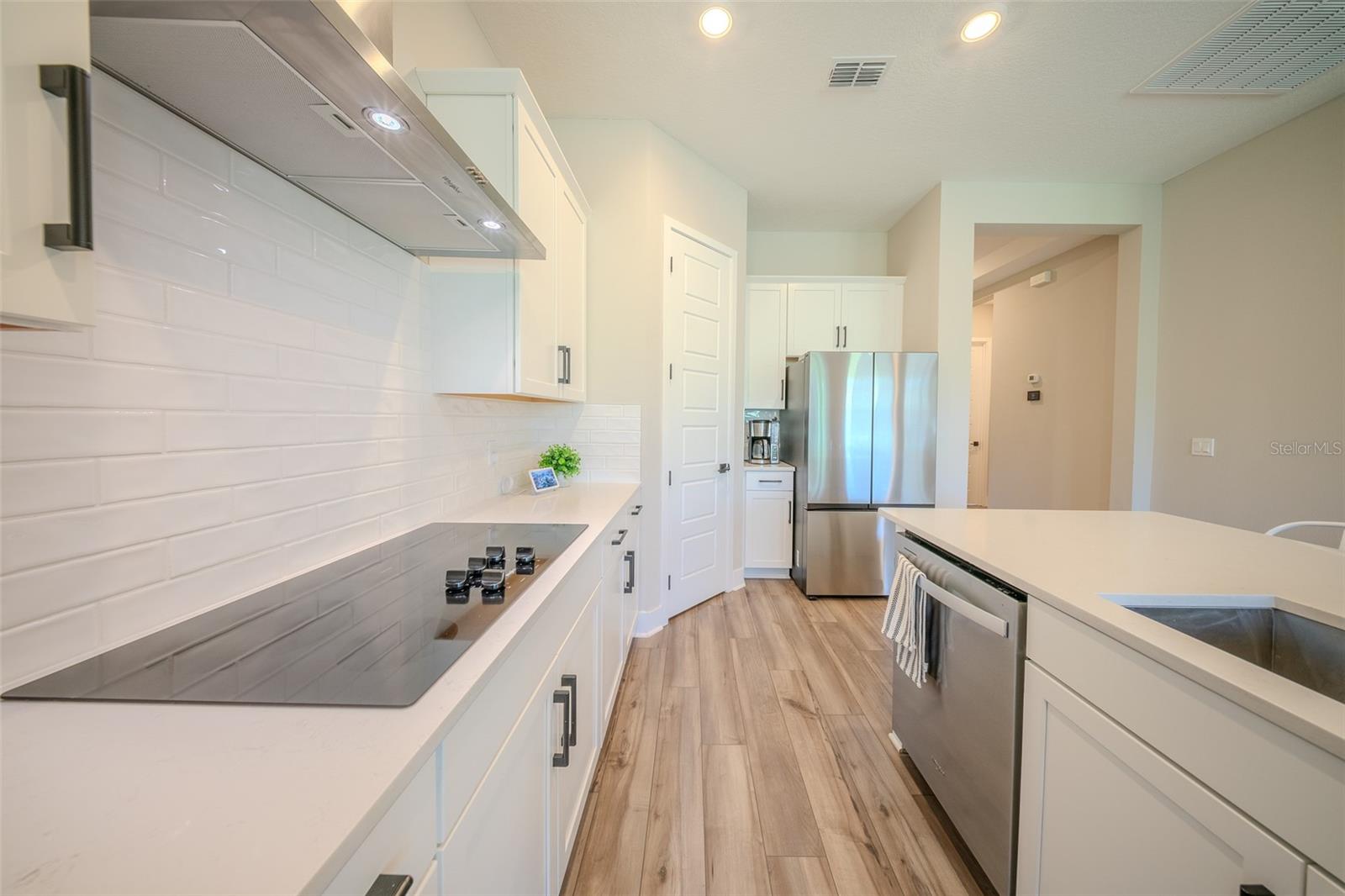 Listing photo id 2 for 16055 Silver Brook Way