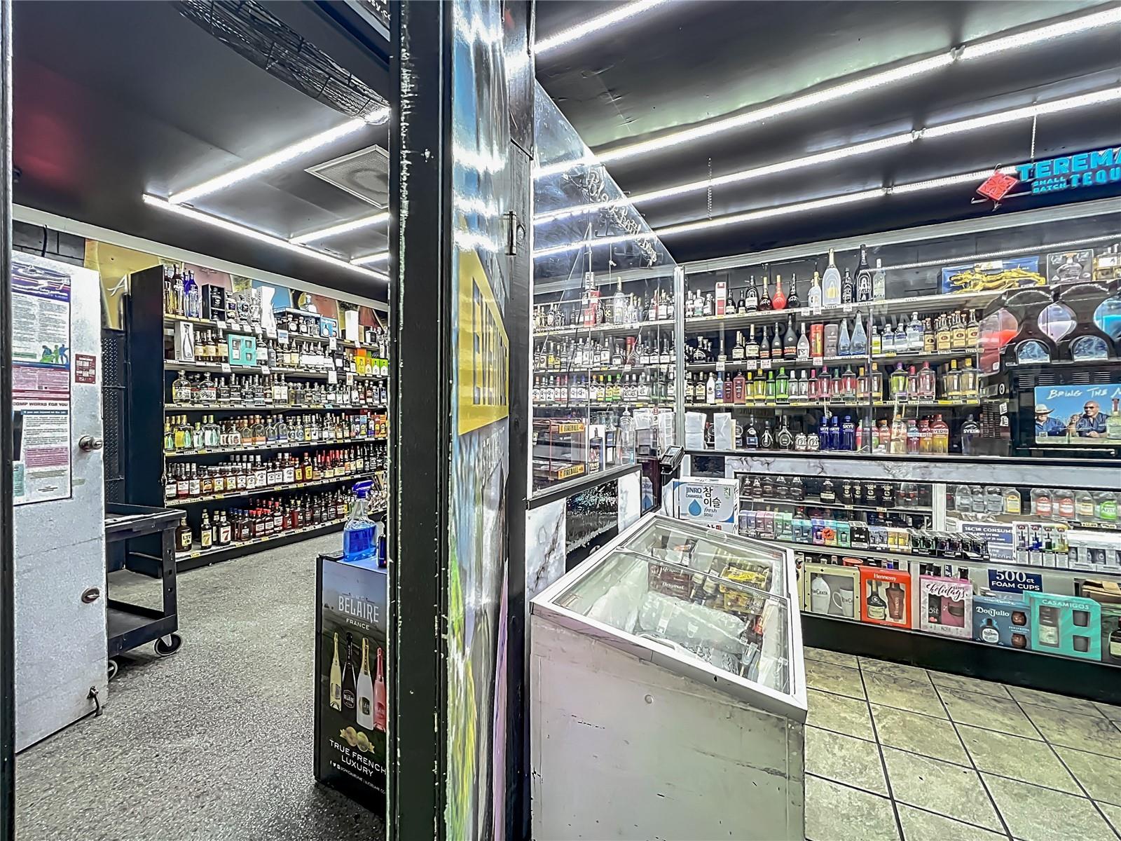 Image 15 of 43 For 4898 Edgewater Drive