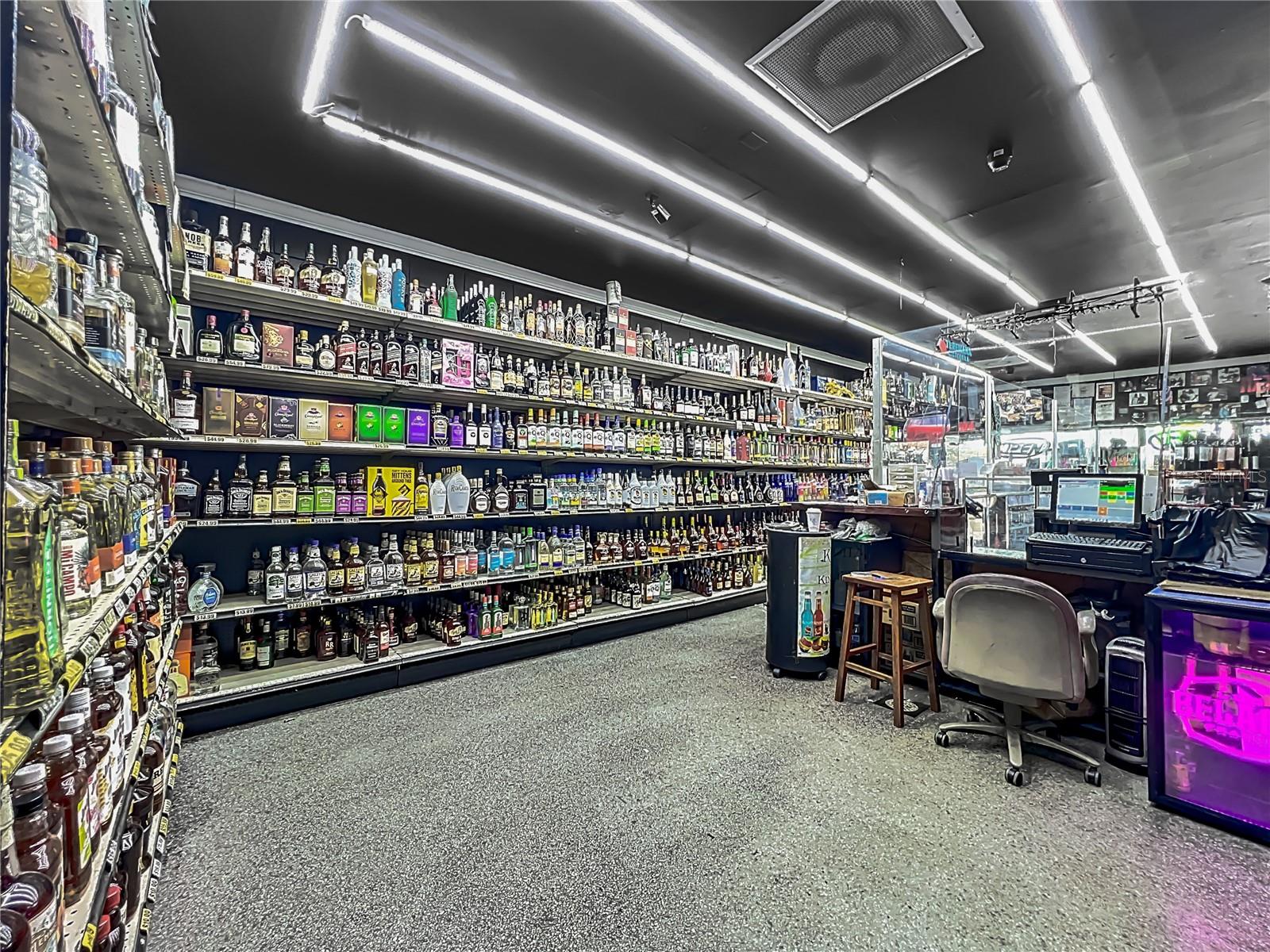 Image 18 of 43 For 4898 Edgewater Drive