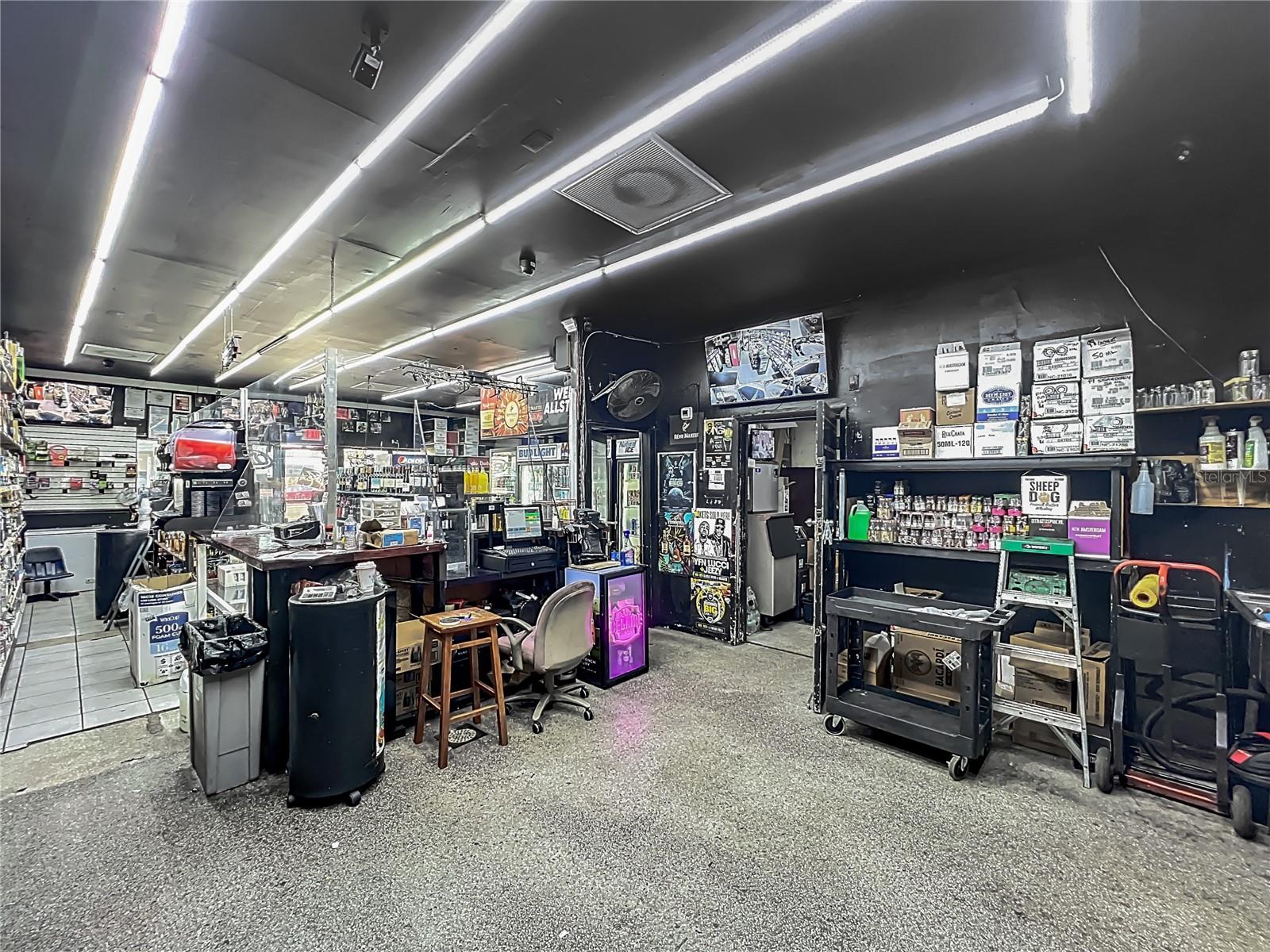 Image 19 of 43 For 4898 Edgewater Drive