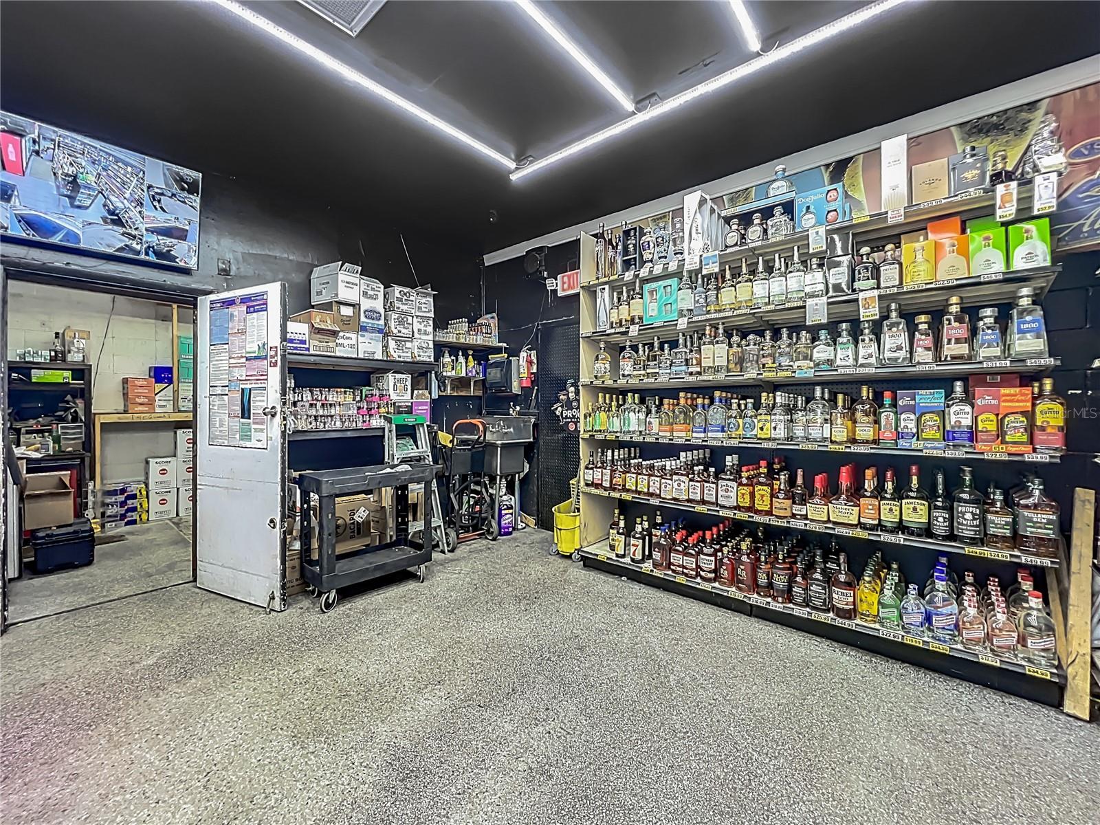 Image 20 of 43 For 4898 Edgewater Drive