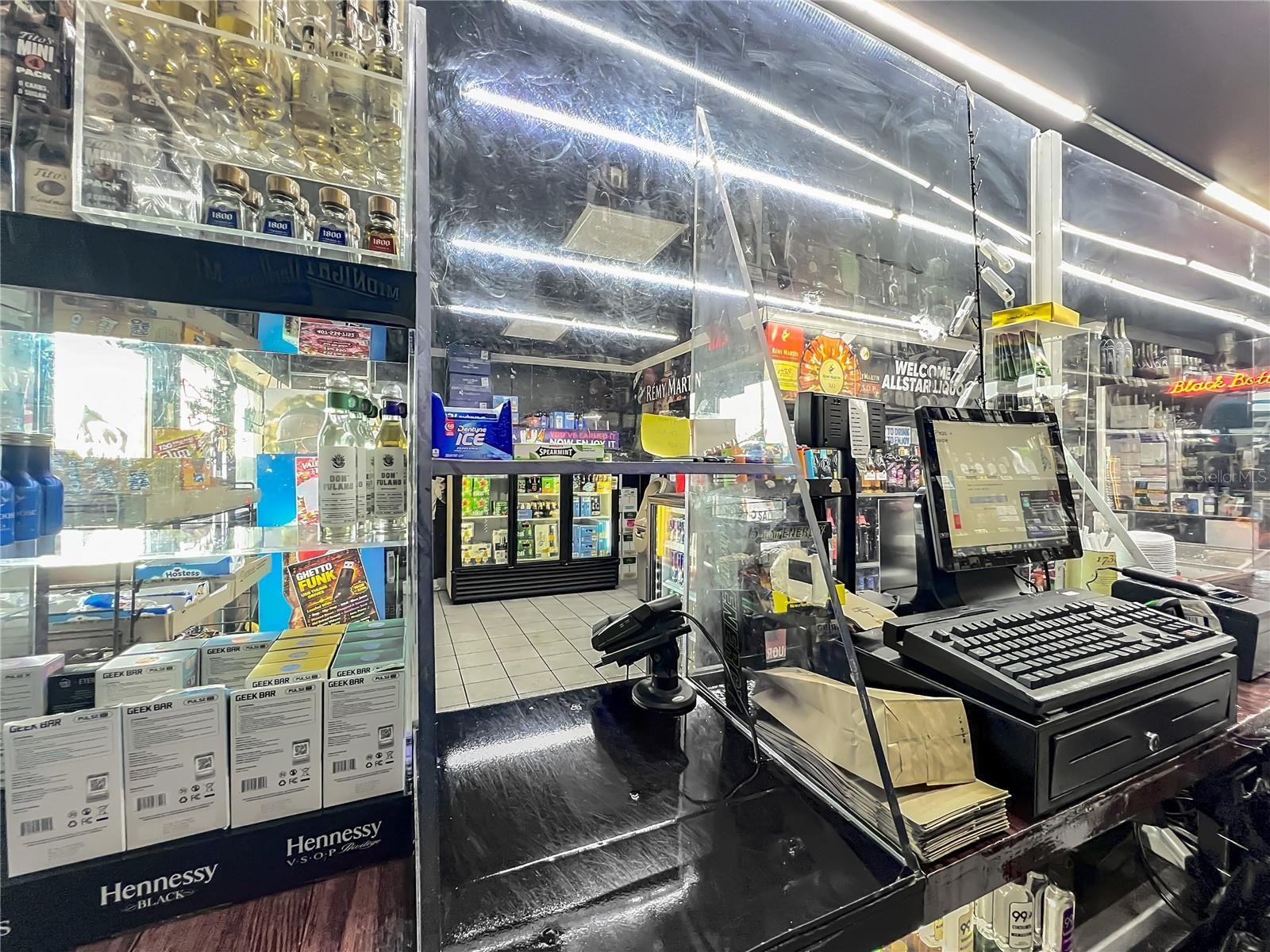 Image 25 of 43 For 4898 Edgewater Drive