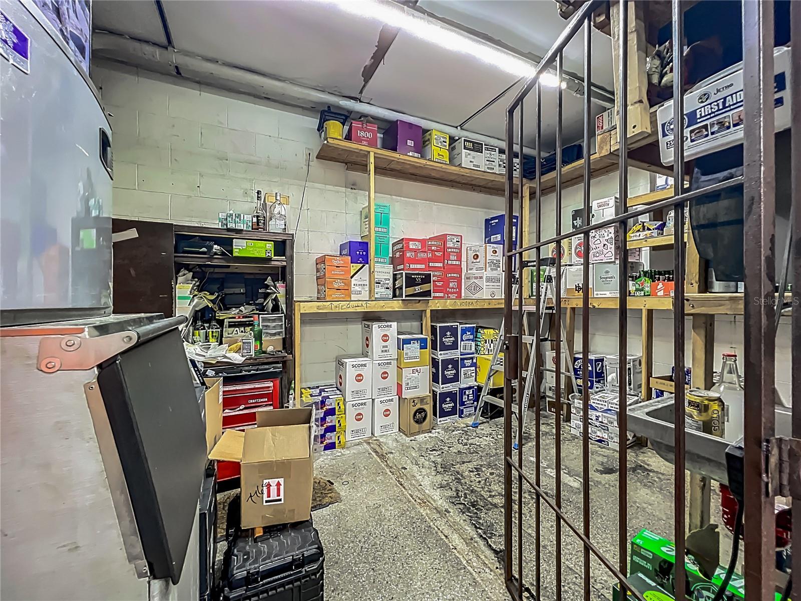 Image 31 of 43 For 4898 Edgewater Drive