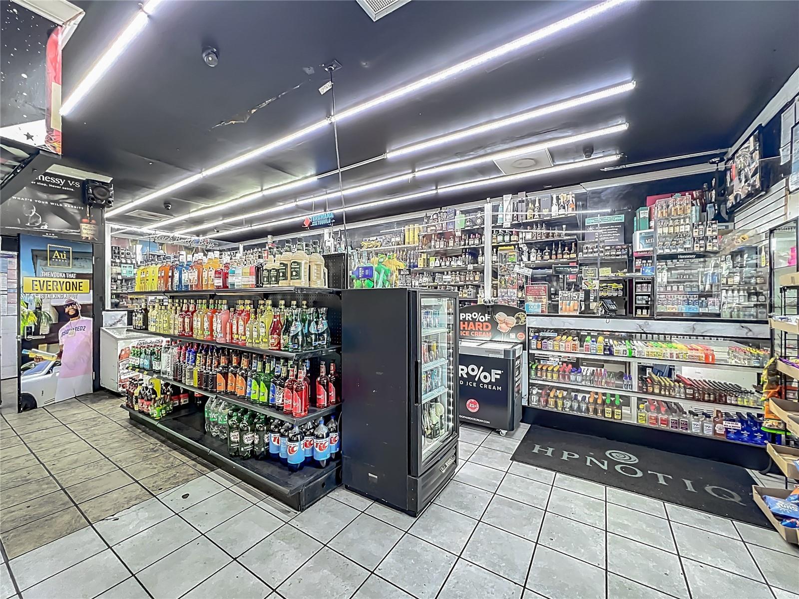 Image 7 of 43 For 4898 Edgewater Drive