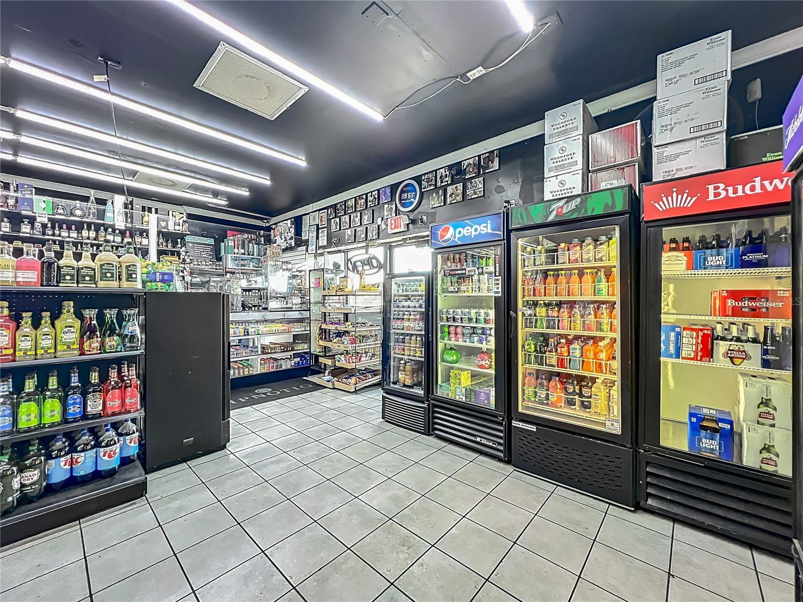 Image 9 of 43 For 4898 Edgewater Drive