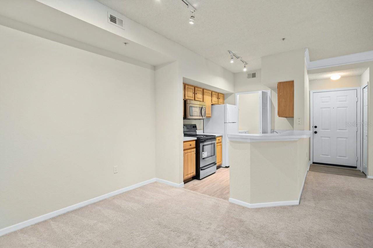 Image 9 of 28 For 13016 Plantation Park Circle 1129