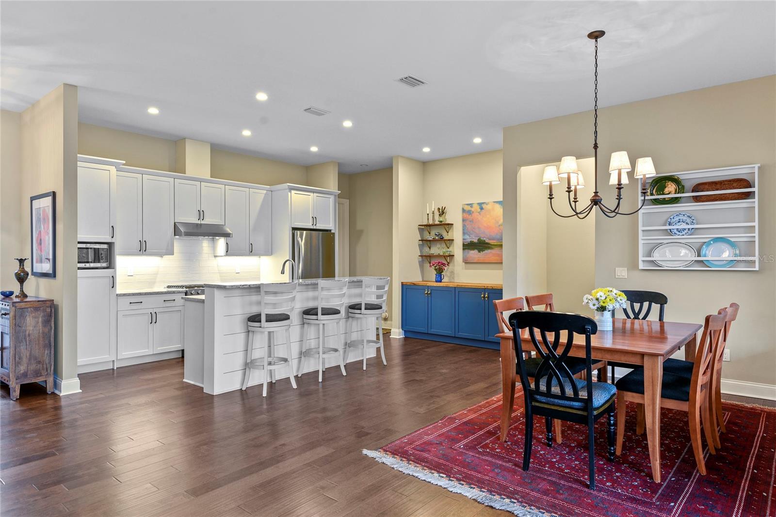 Image 17 of 49 For 825 Hewitt Drive