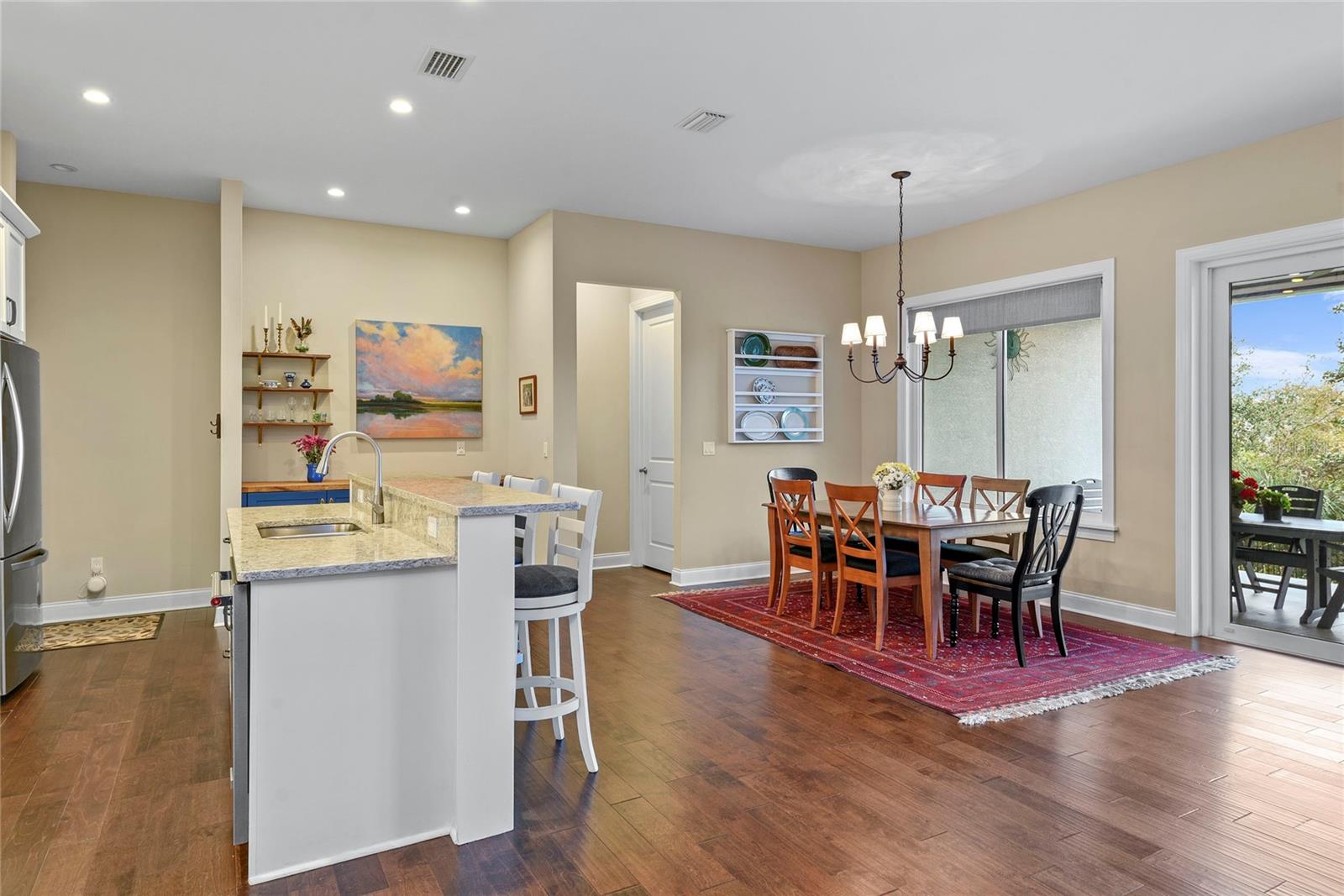 Image 18 of 49 For 825 Hewitt Drive