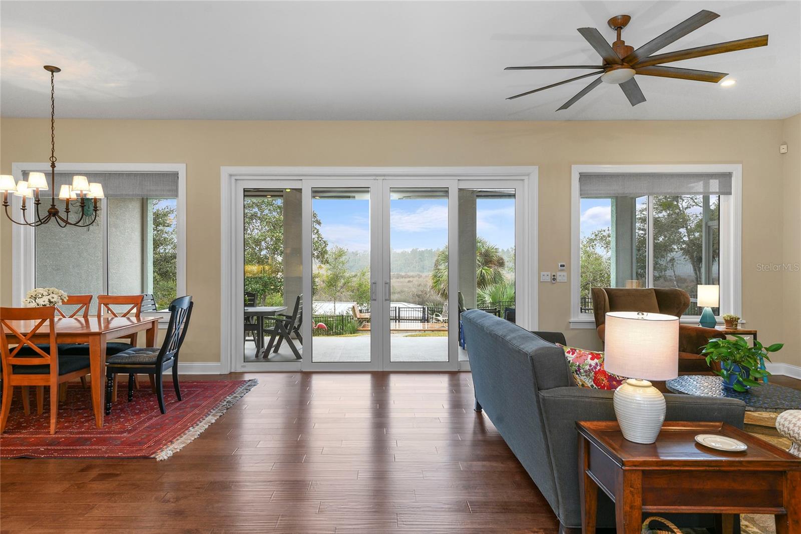 Image 25 of 49 For 825 Hewitt Drive