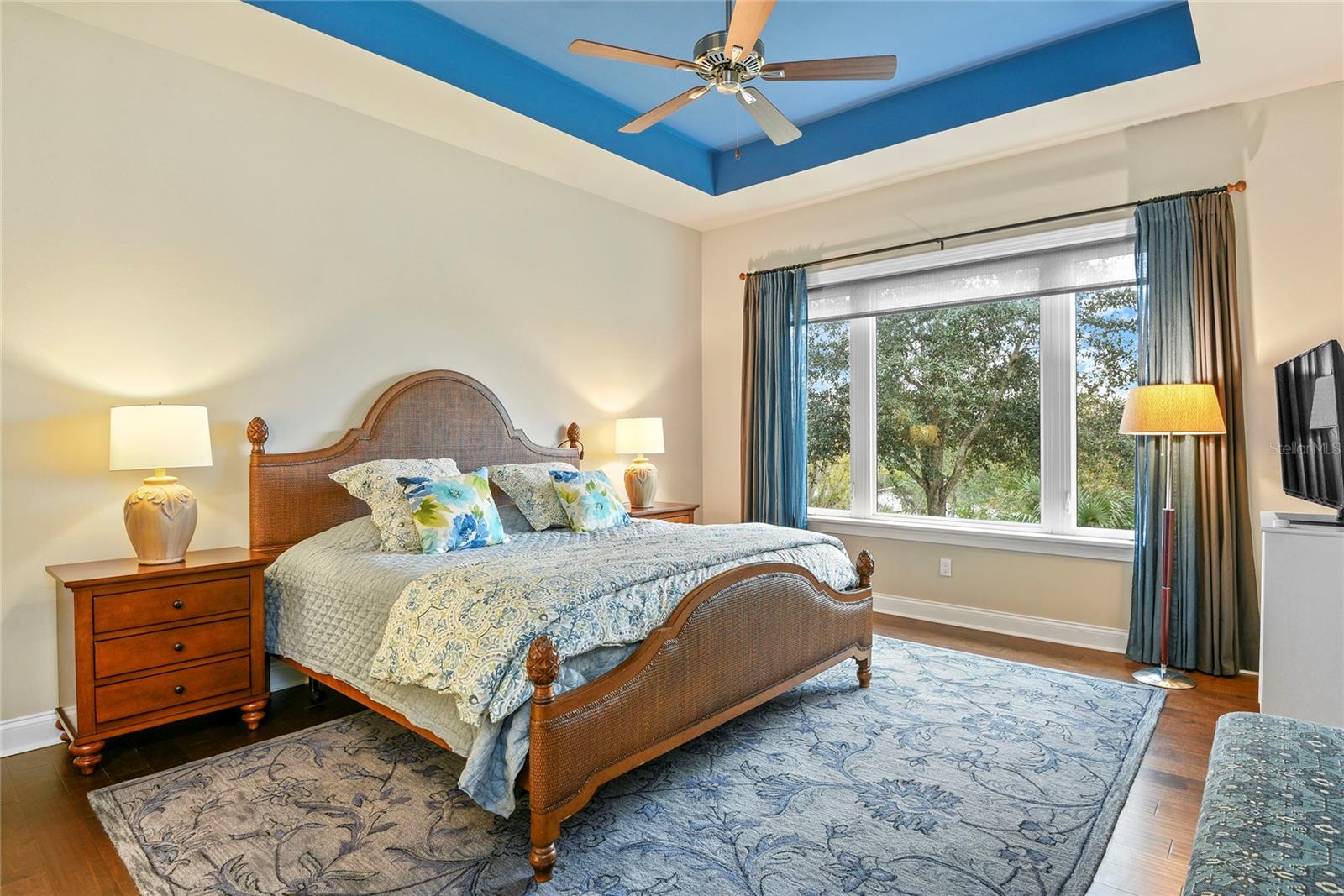 Image 29 of 49 For 825 Hewitt Drive