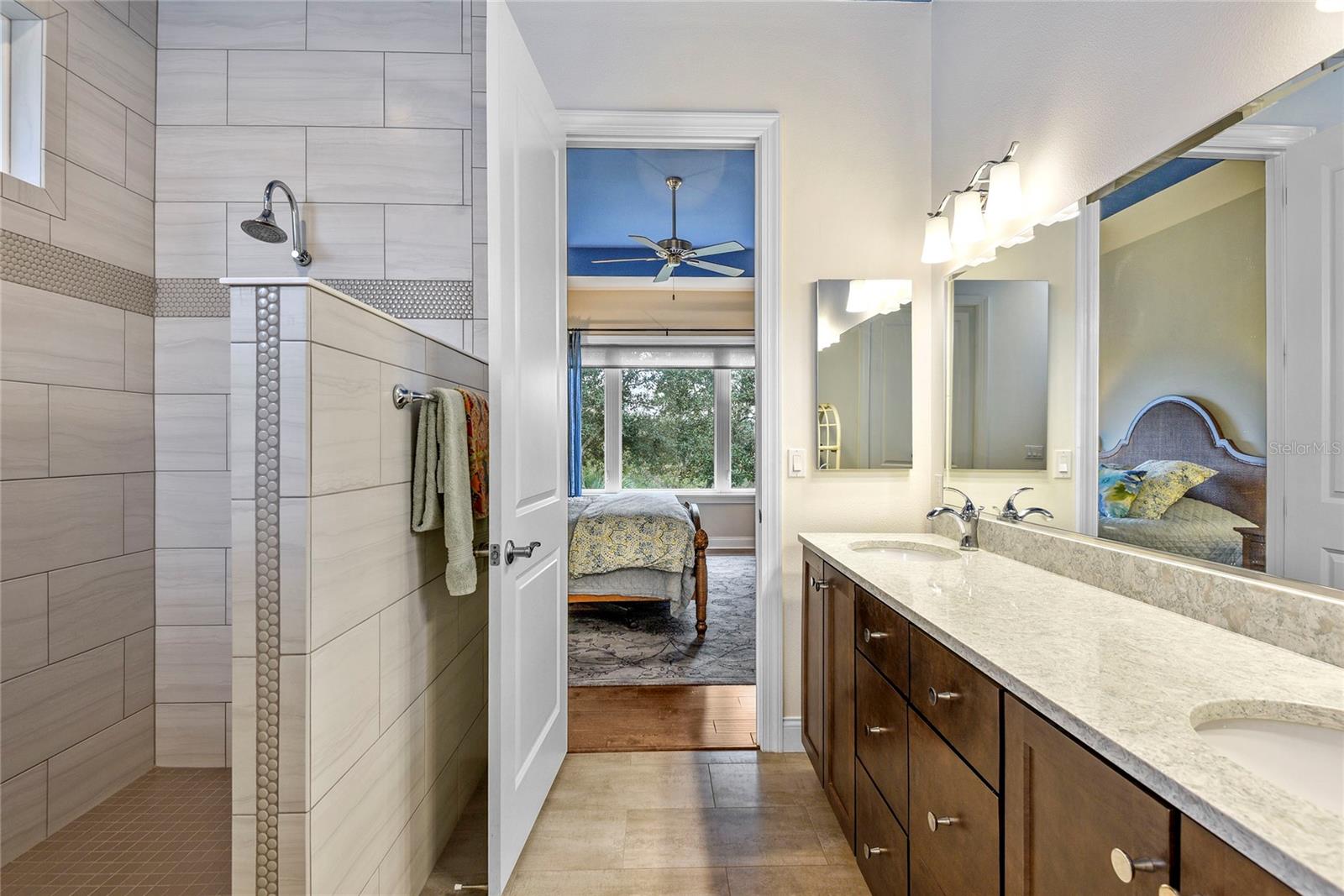 Image 32 of 49 For 825 Hewitt Drive