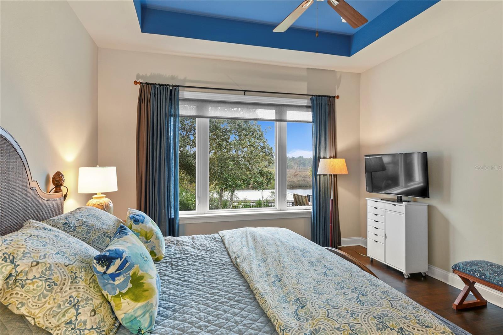 Image 35 of 49 For 825 Hewitt Drive