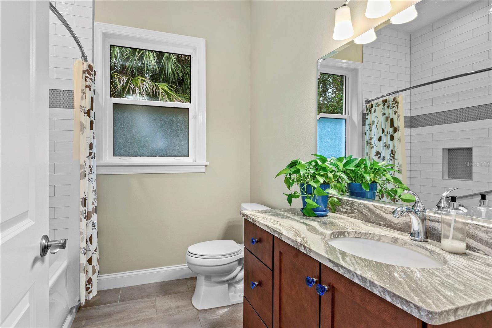 Image 40 of 49 For 825 Hewitt Drive