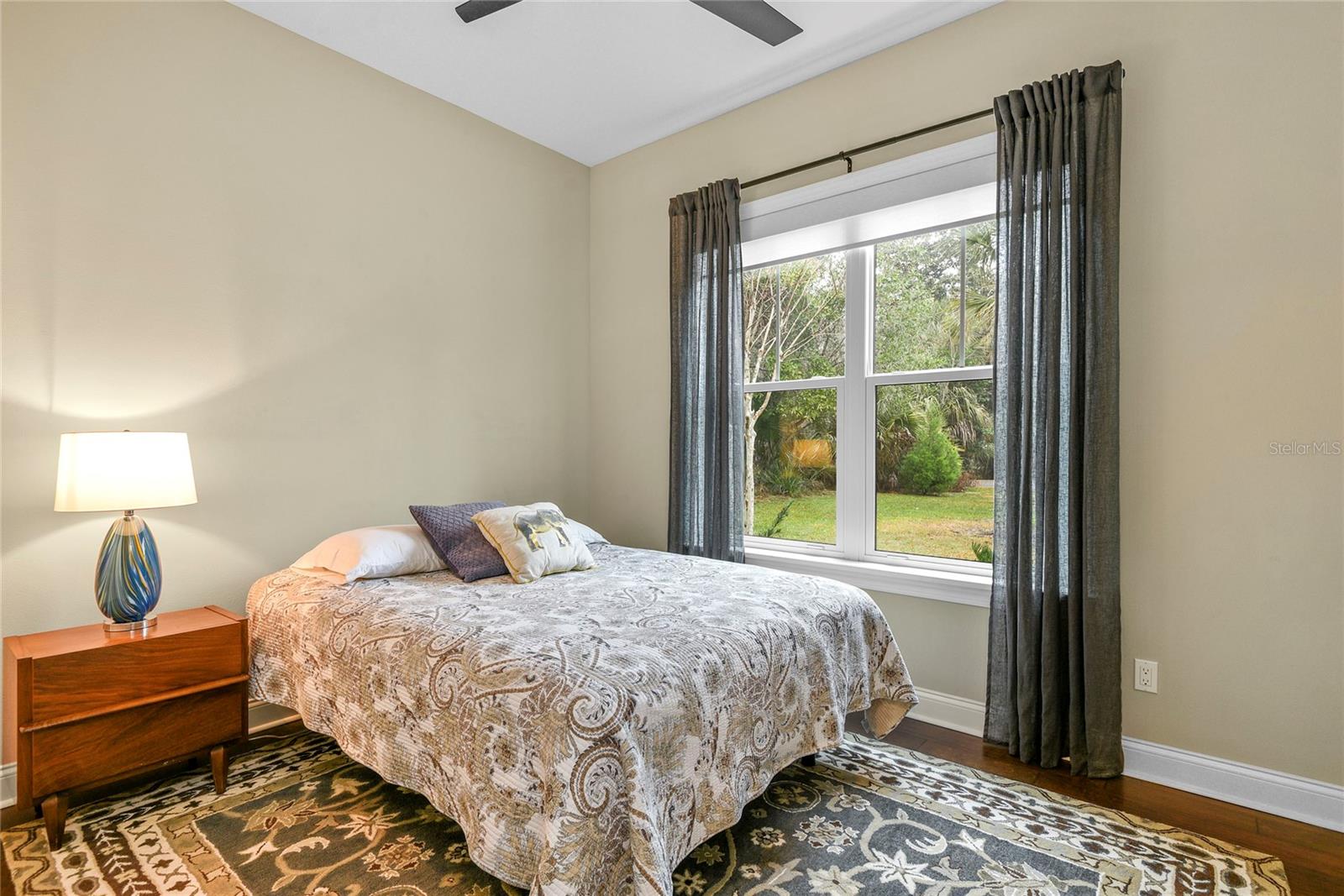 Image 41 of 49 For 825 Hewitt Drive