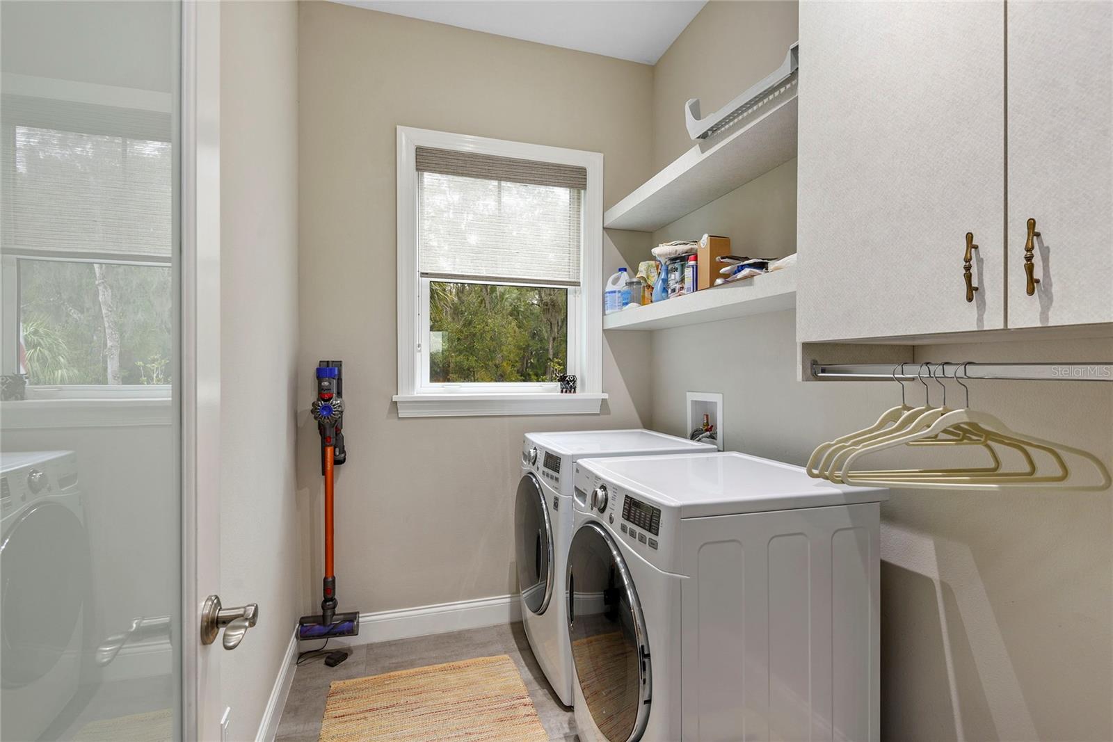 Image 43 of 49 For 825 Hewitt Drive