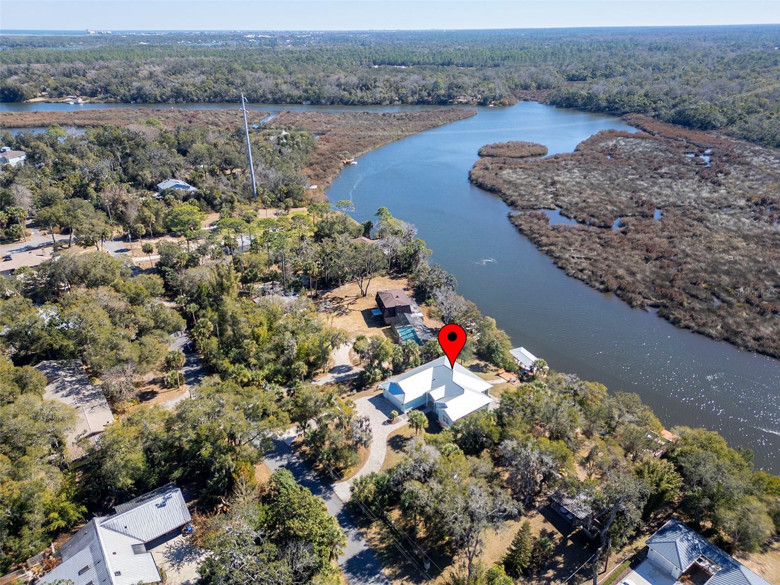 Image 5 of 49 For 825 Hewitt Drive