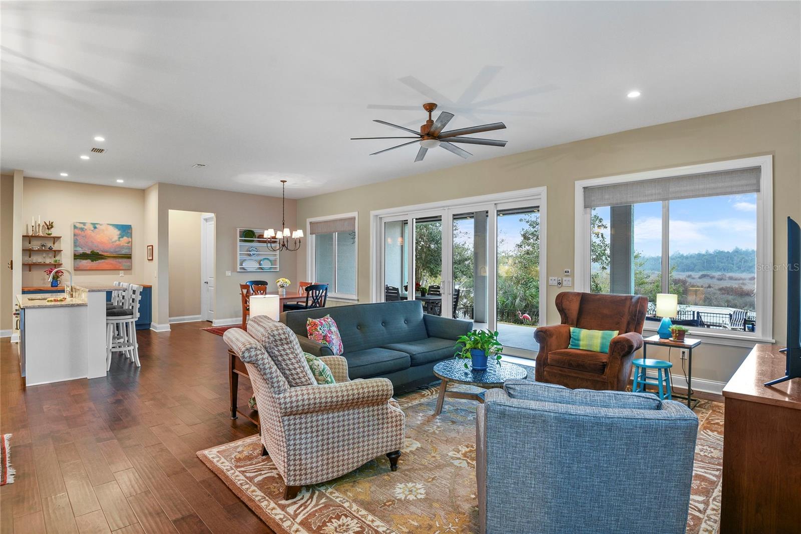 Image 7 of 49 For 825 Hewitt Drive