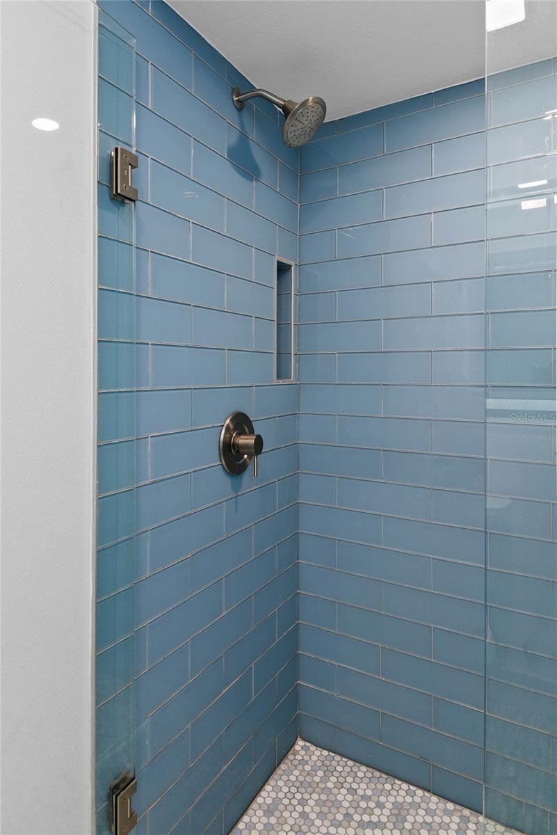 Image 26 of 44 For 4821 Saxon Drive B-213