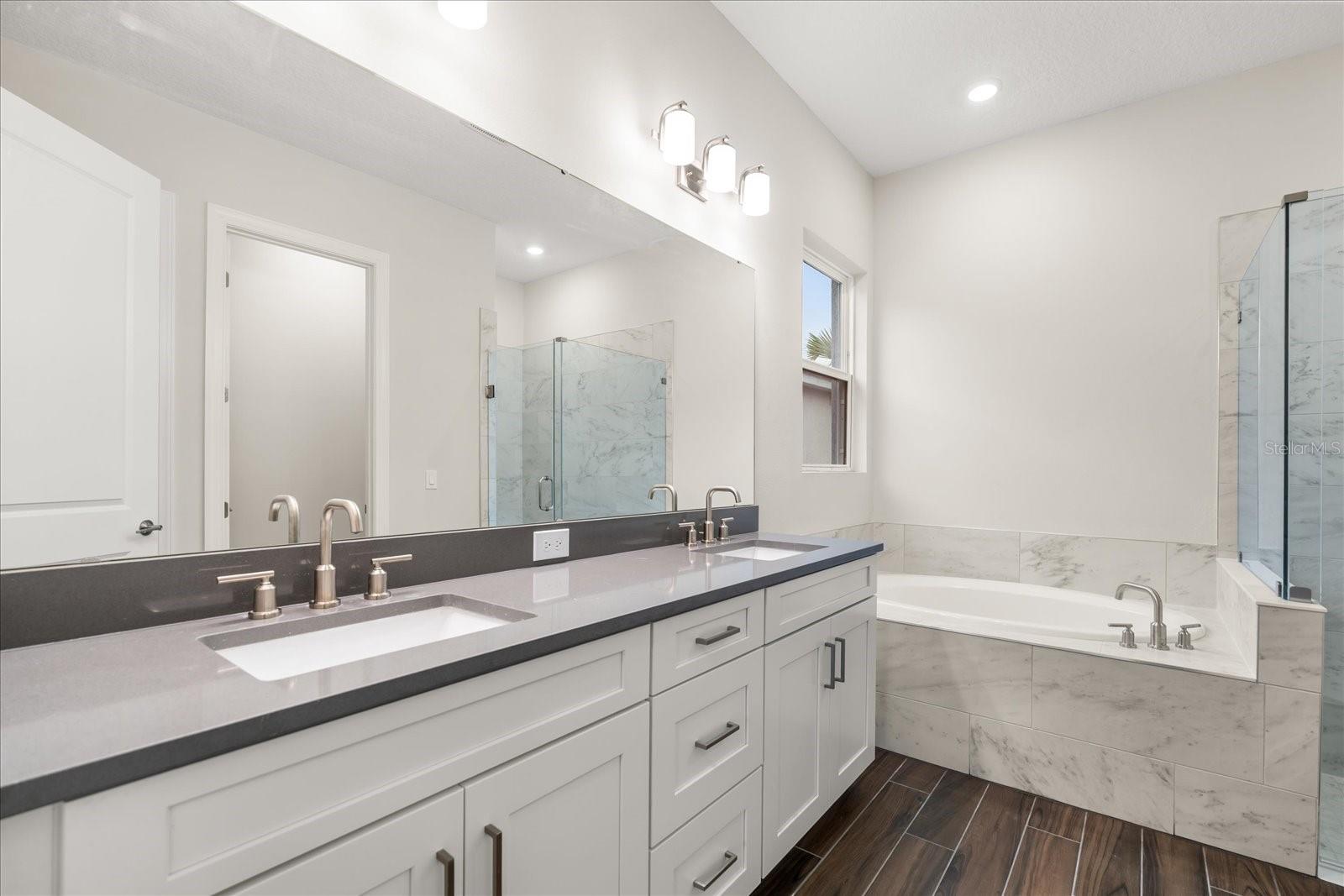 Image 15 of 32 For 5683 Nevis Terrace